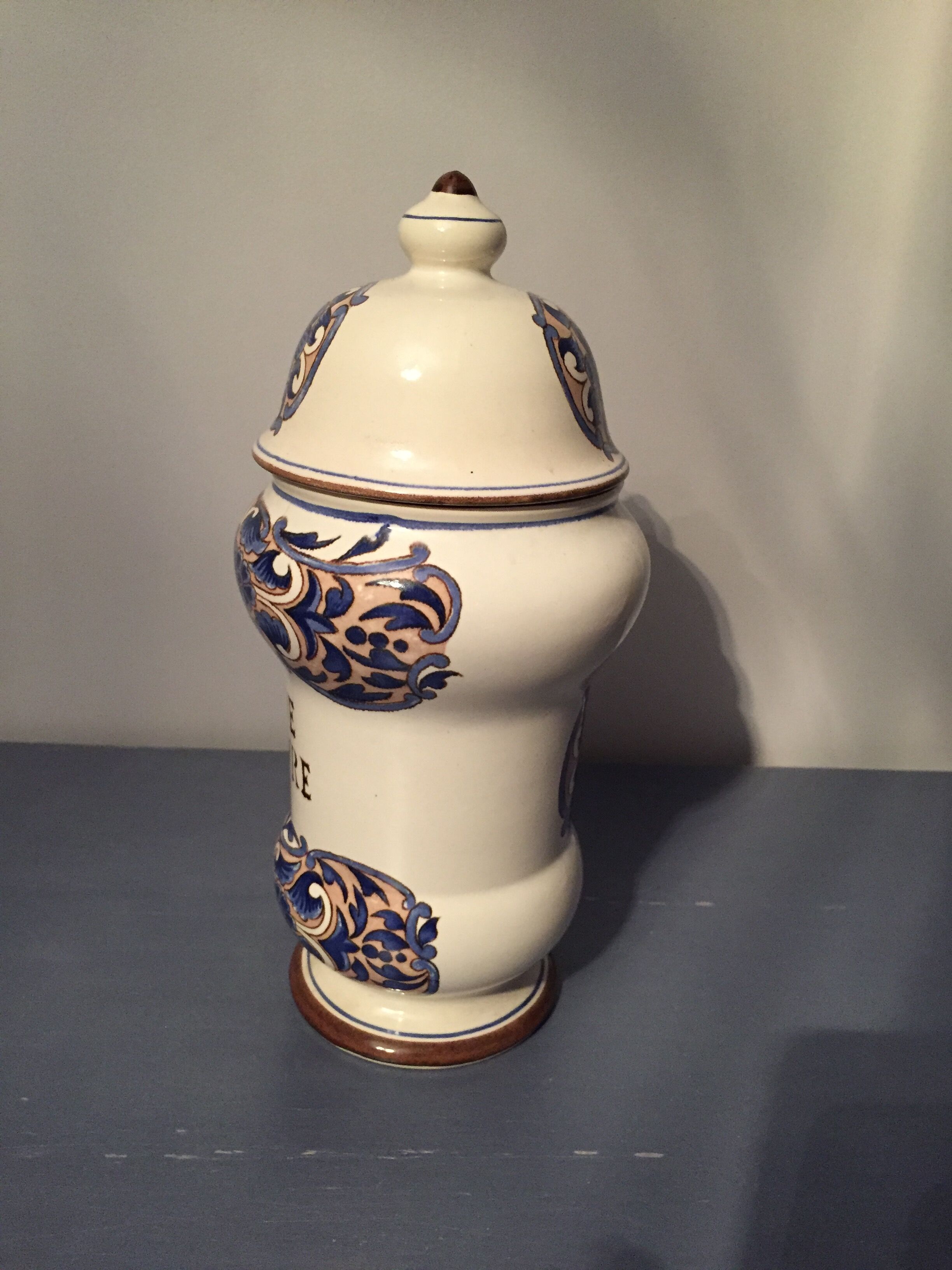 Saint Clement porcelain apothecary pot