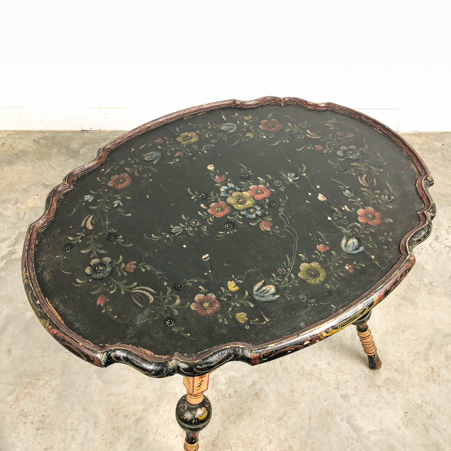 Dutch antique Hindeloopen table 18th century