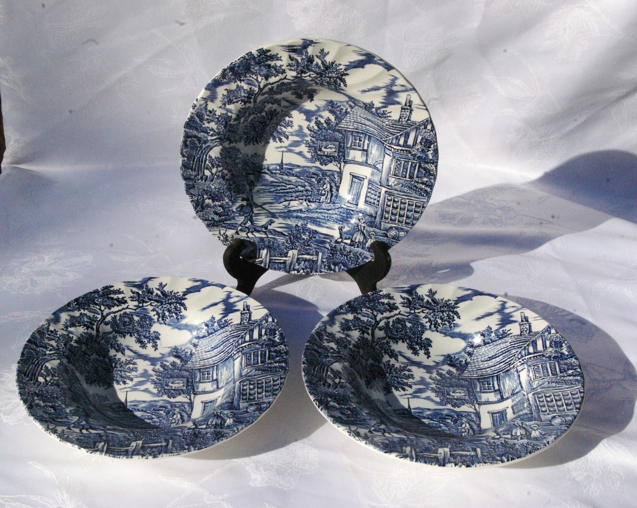 3 Hollow plates in Blue Myott English Earthenware "The Hunter"
