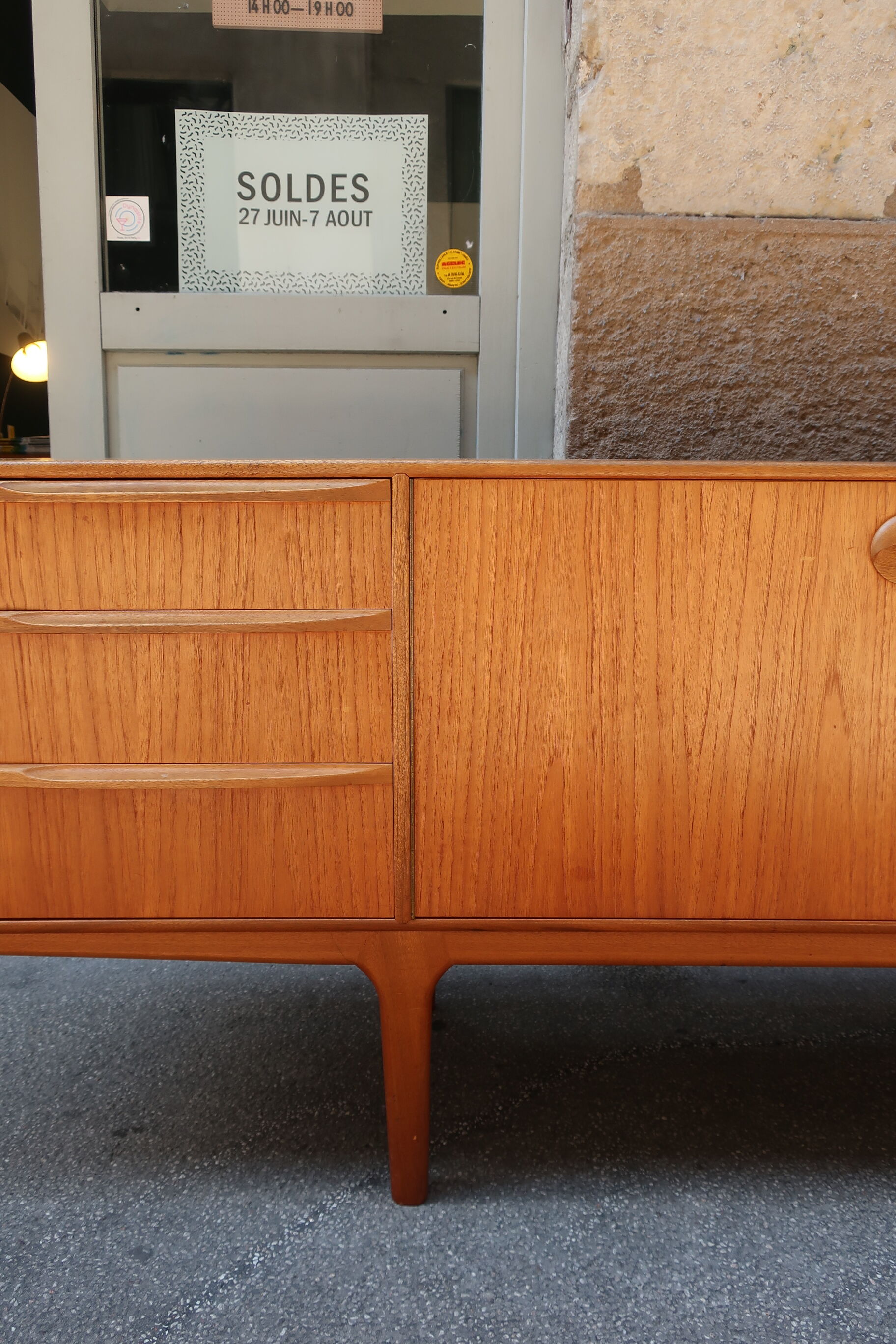 Enfilade Mcintosh teak of the 1960s