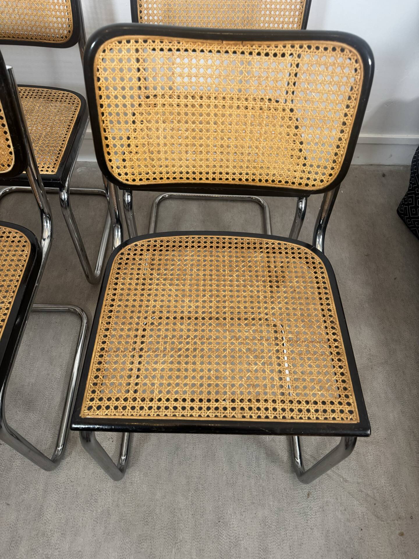 Lot de quatre chaises Marcel Breuer Cesca b32