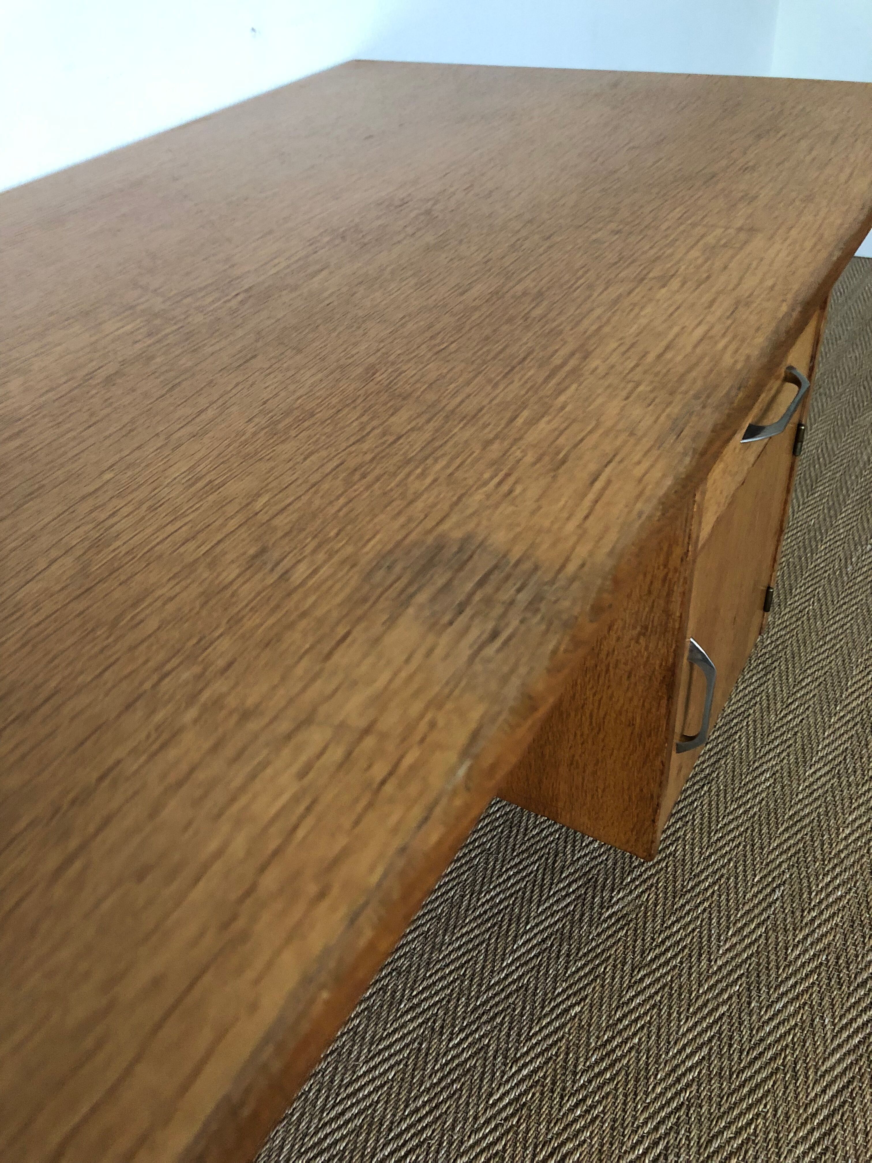 Bureau 1960