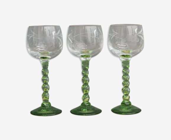 Lot de 3 verres à digestif gravés, origine Alsace