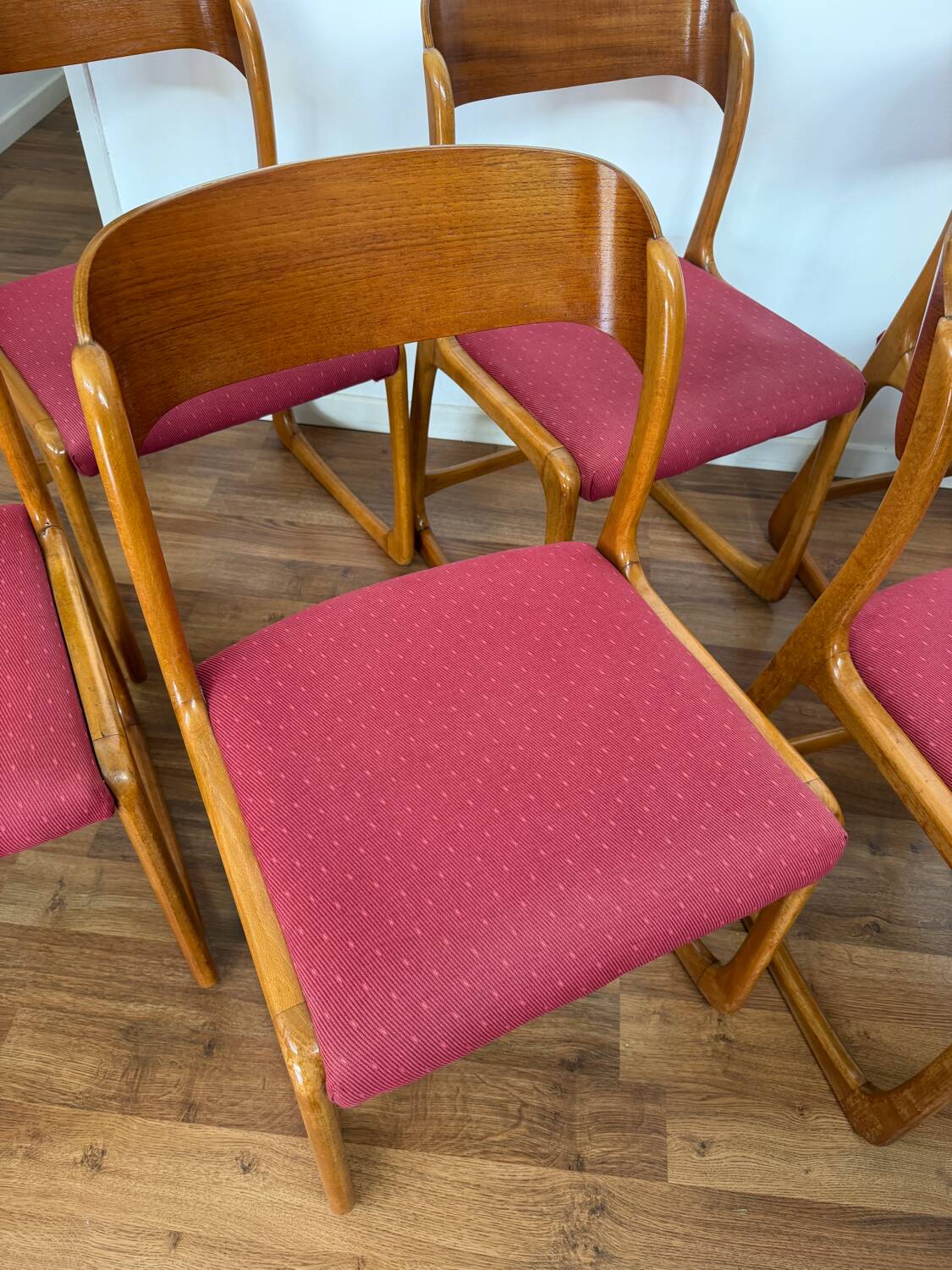 Série de 6 chaises traîneau Baumann vintage