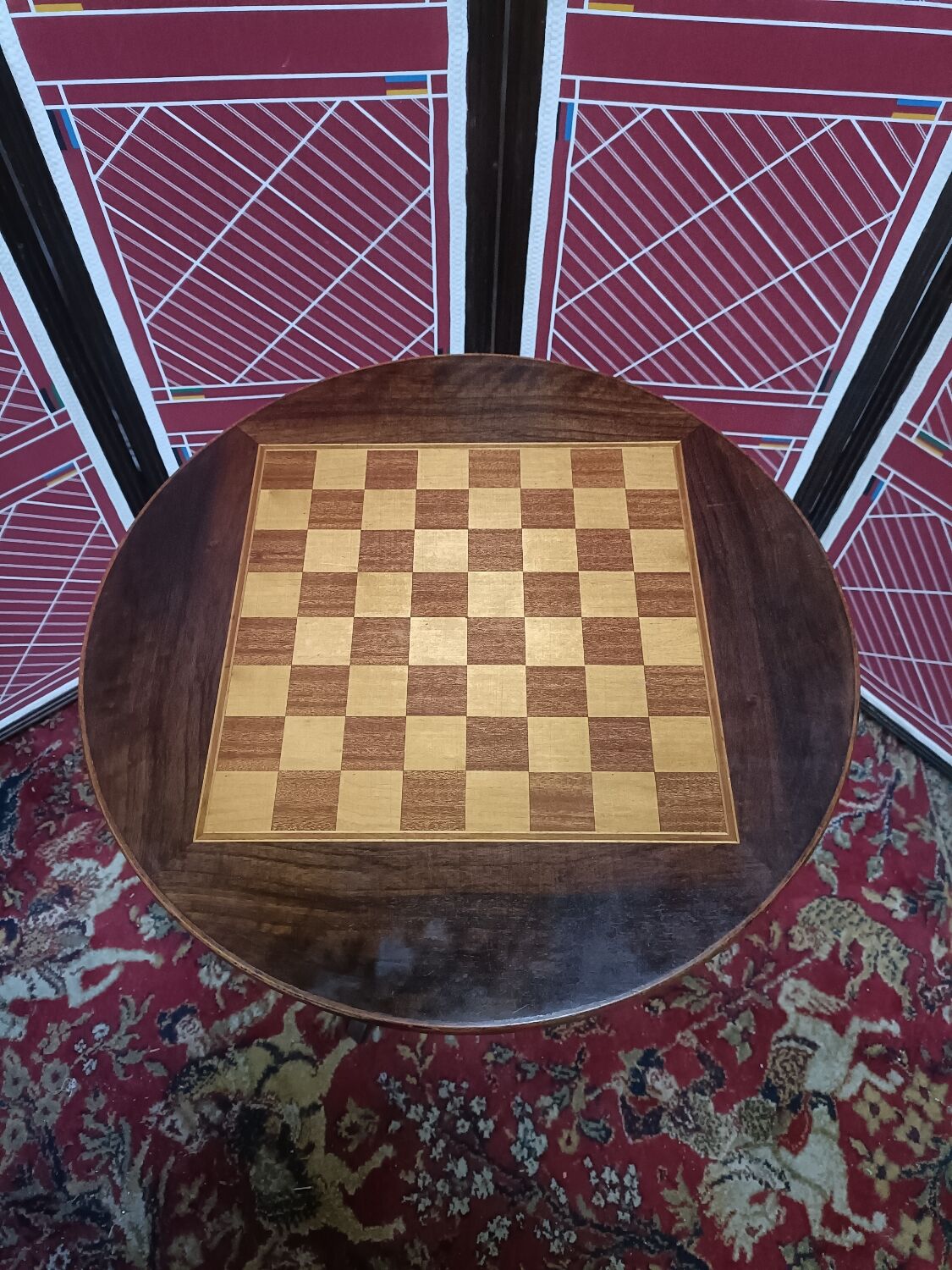 Pedestal table chessboard inlaid old pegs and staples