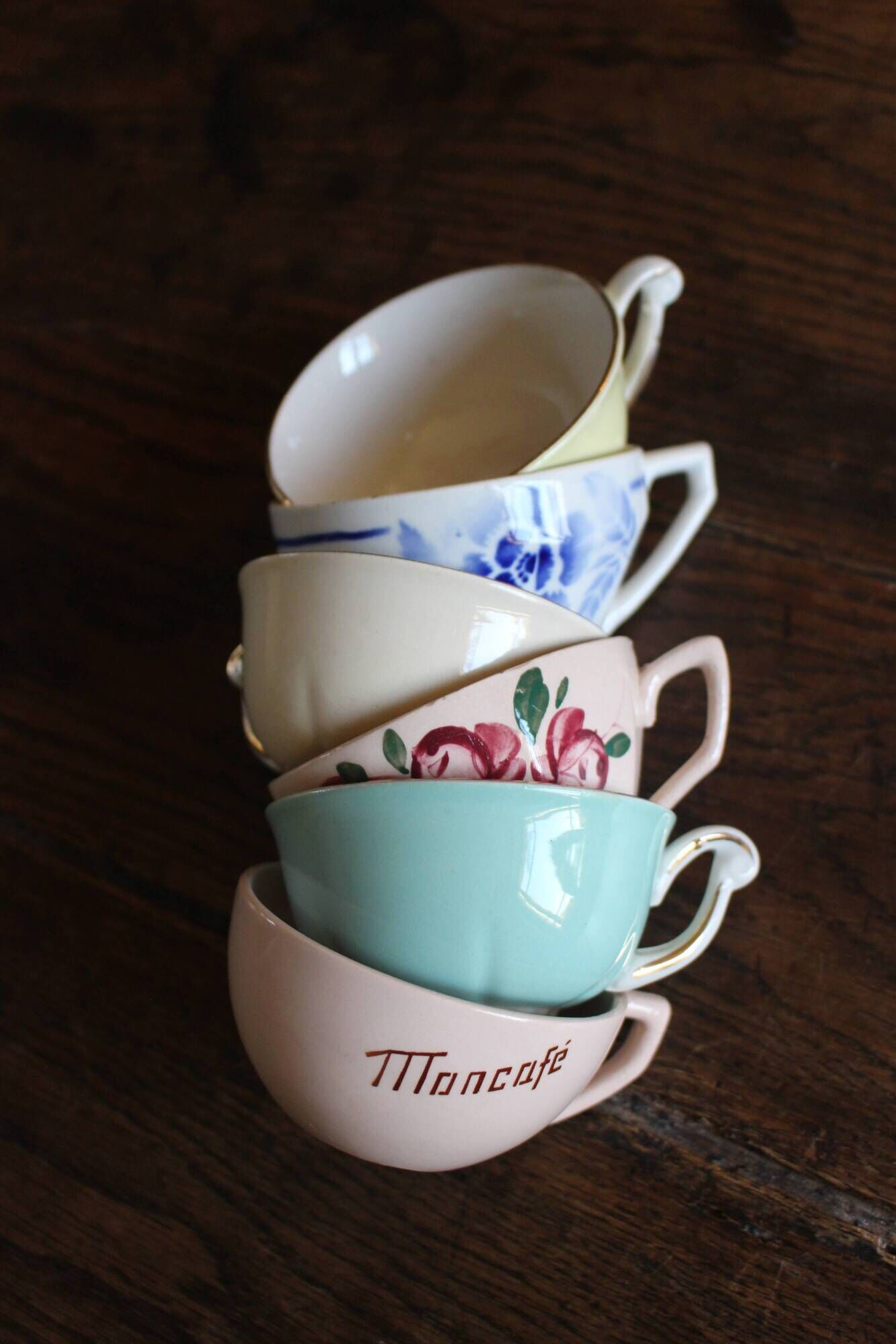 A set of 6 cups Colours Flowers Digoin Céranord Saint Amand