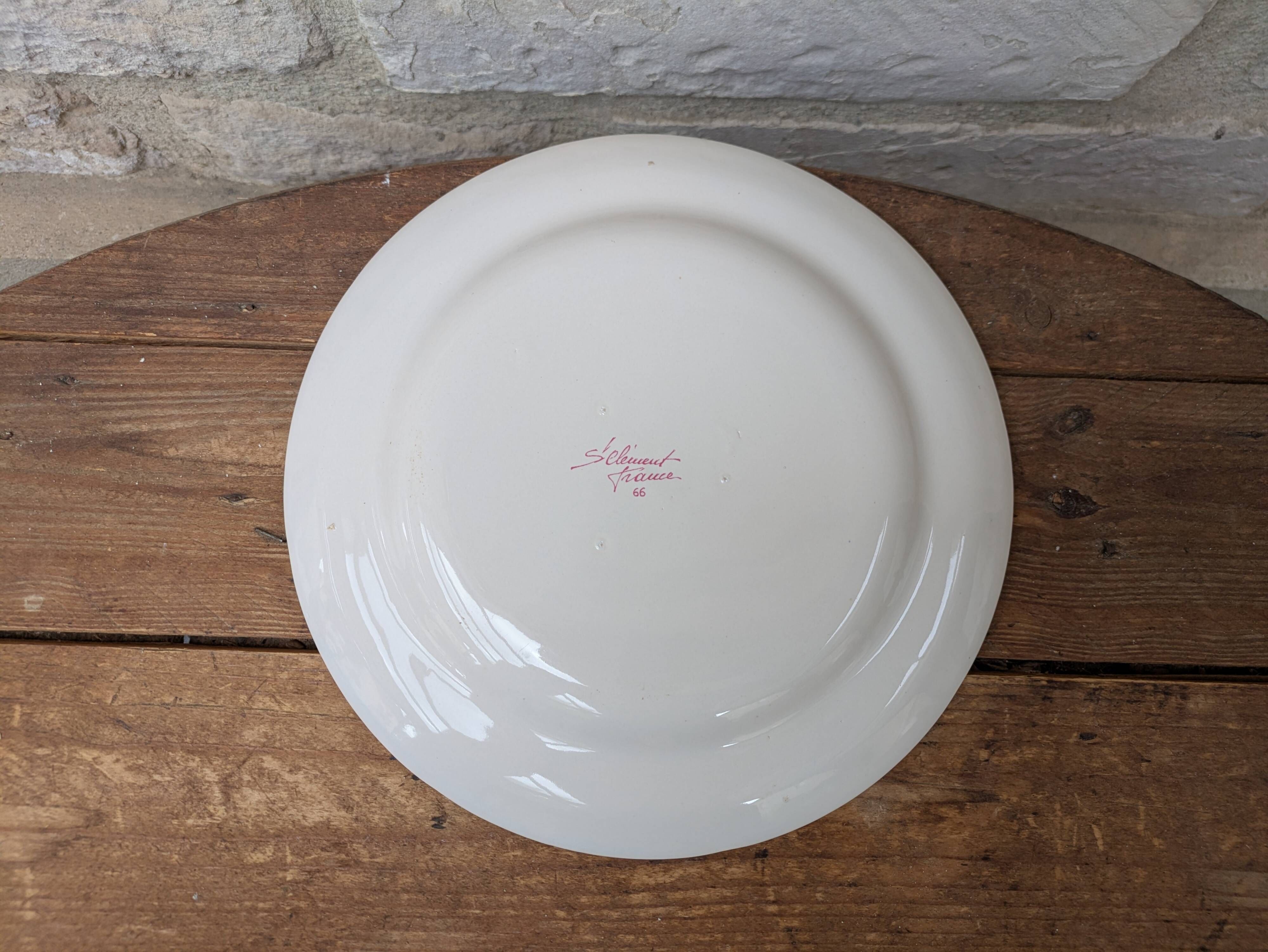 Ancienne assiette avec blasons et armoiries Saint Clément France