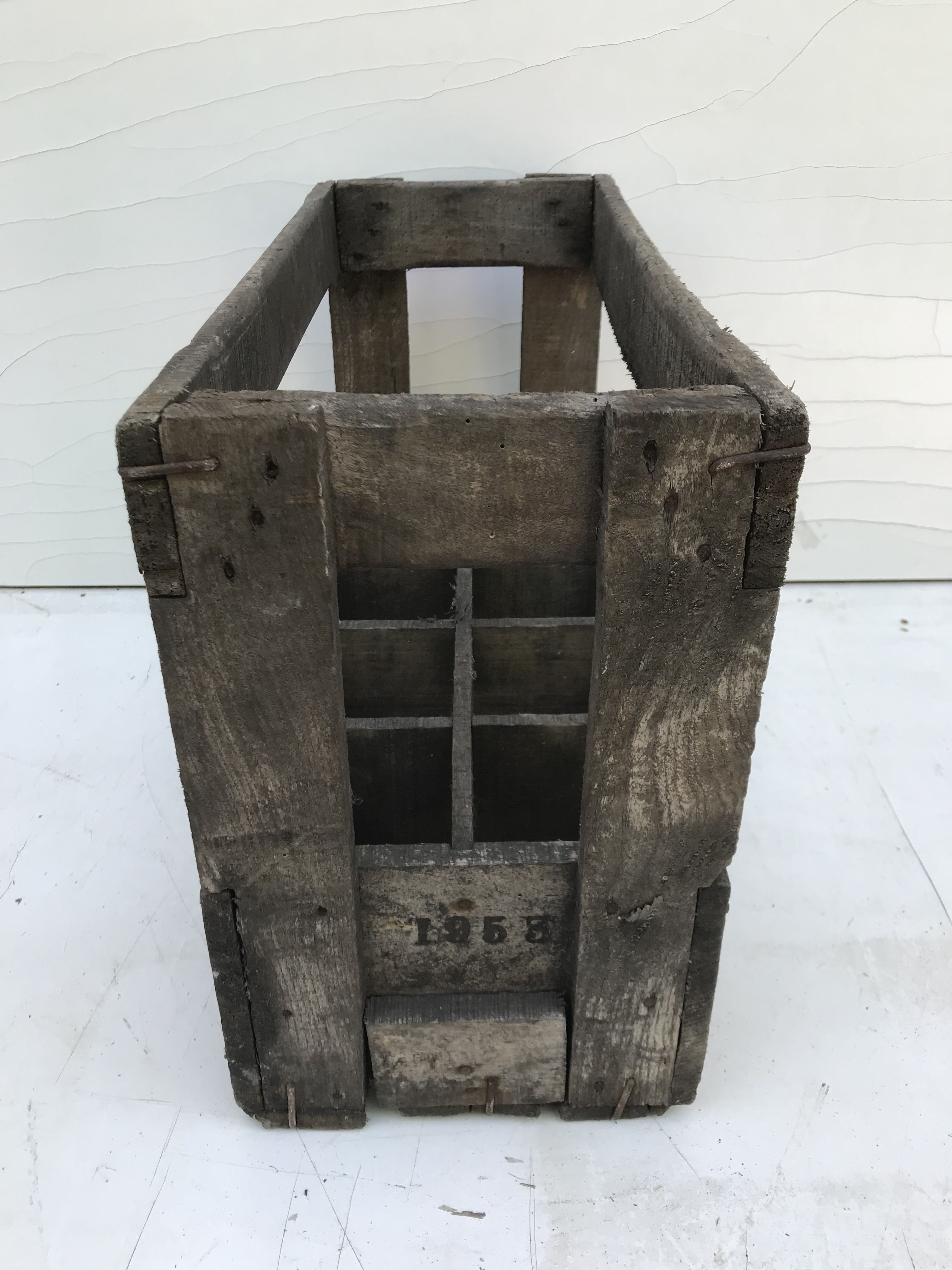 Former wooden wine box 10 bottles marking 1953 vintage