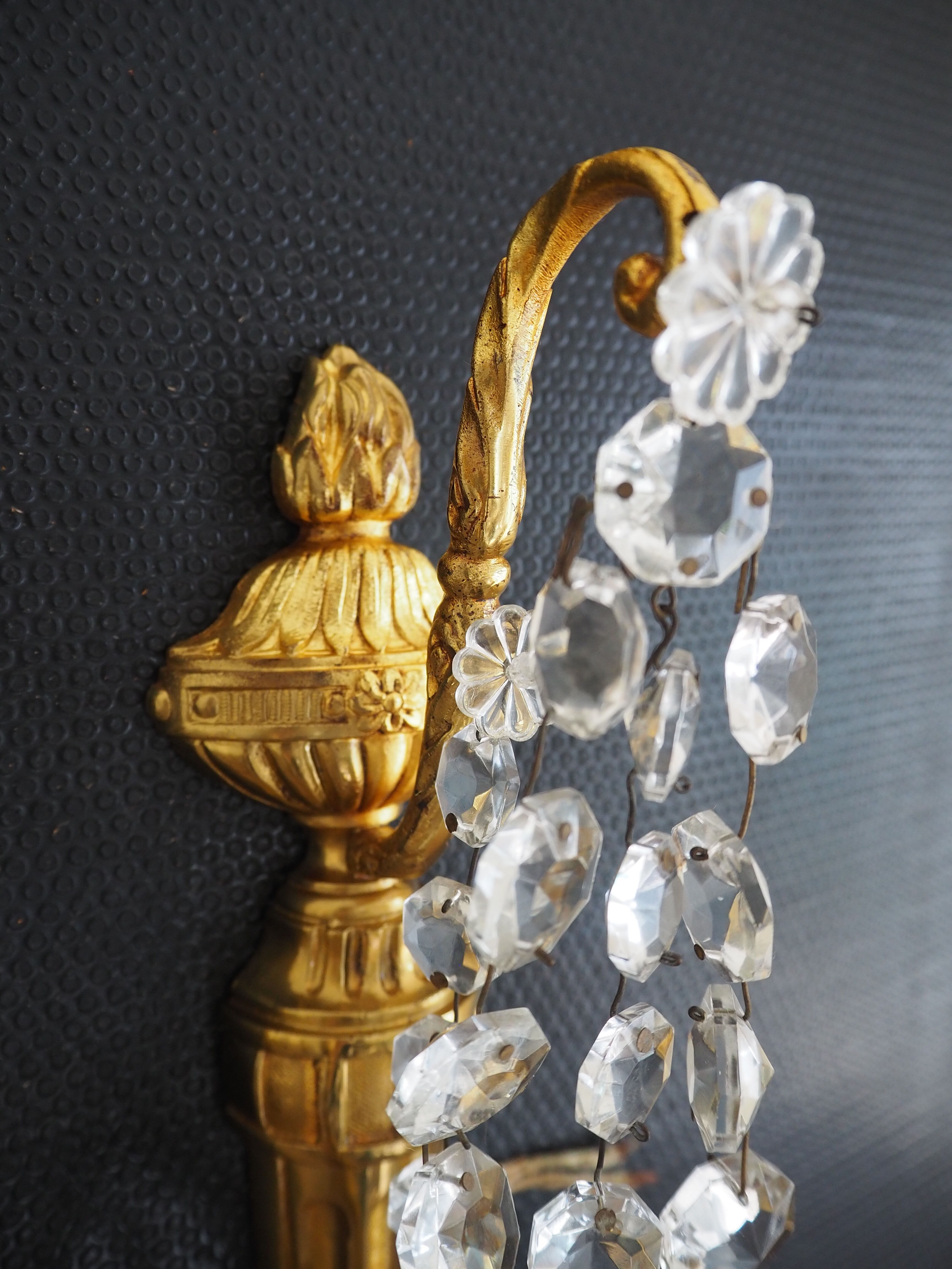 Pair of wall lamps two bronze lights with grapevines and crystal garlands – Louis XV style