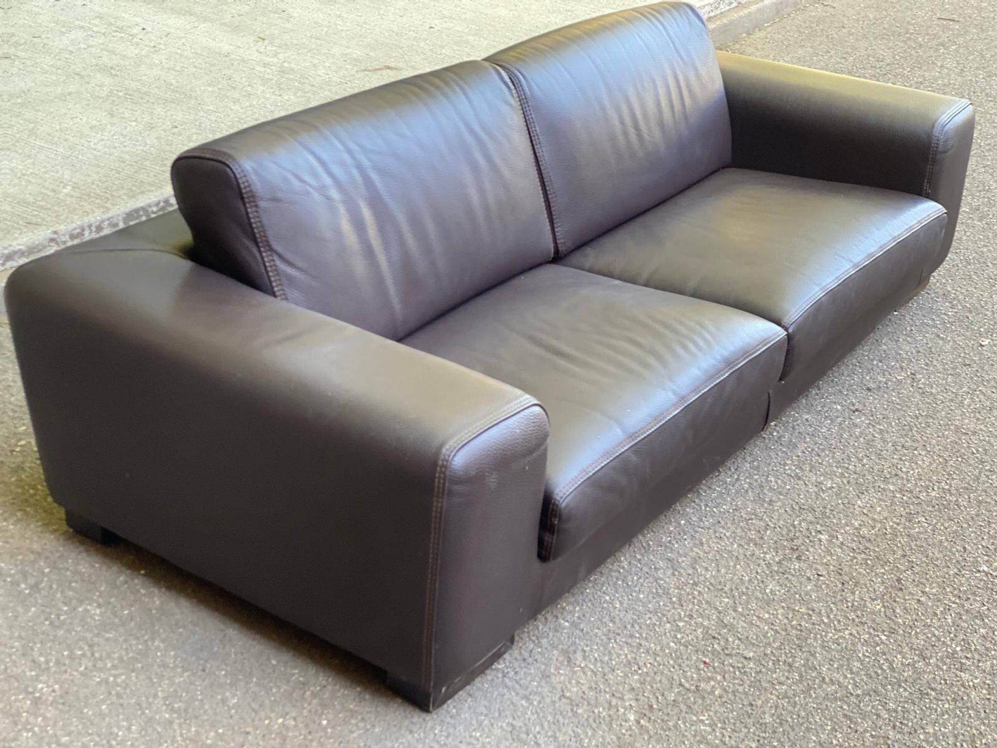 Luxury 3-seater chocolate brown leather sofa Roche Bobois 235cm