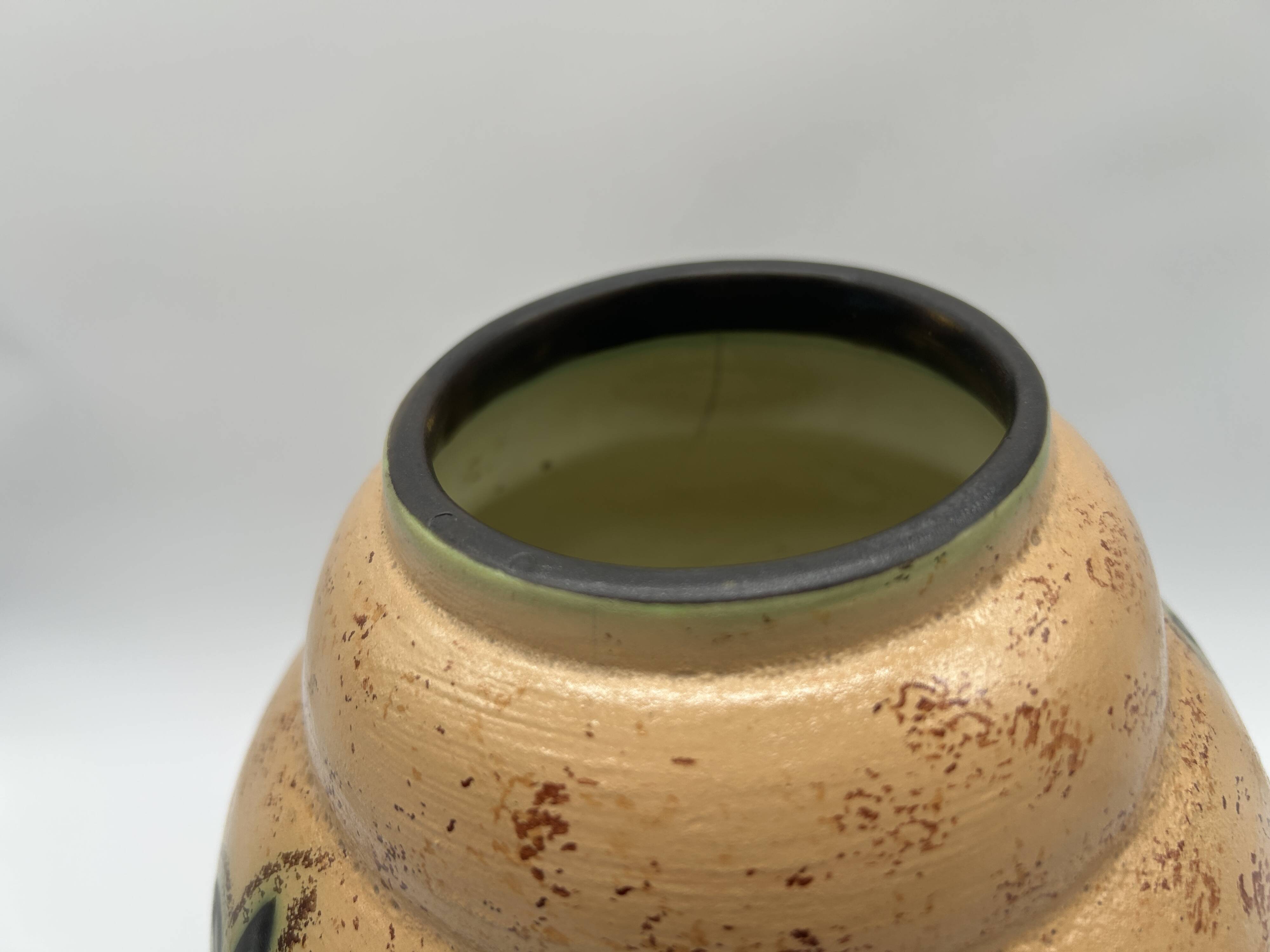 Art Deco vase attributed to Louis Randour for Saint-Ghislain.