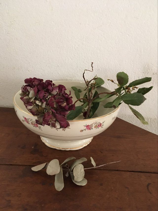 Large standing bowl with flowery porcelain