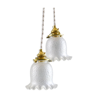 Pair of French suspensions in opalescent glass