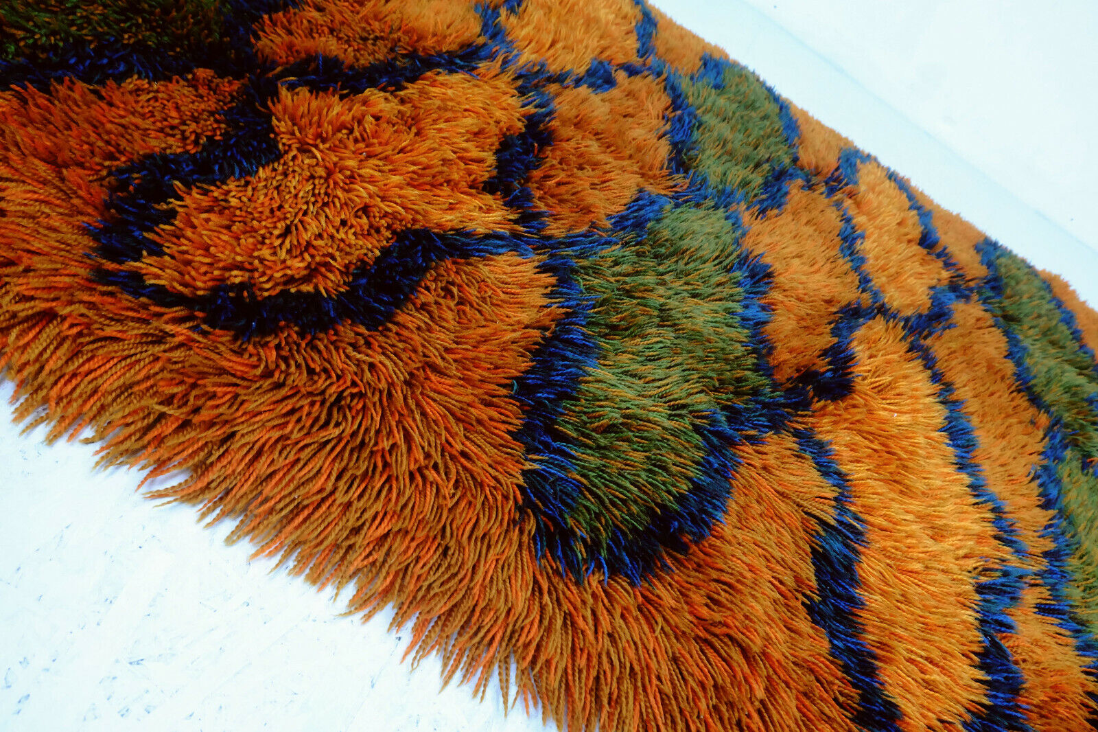 1970s vintage rug carpet psychedelic pop design