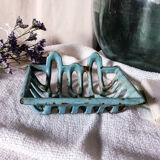 Cast-cast-or-white soap holder