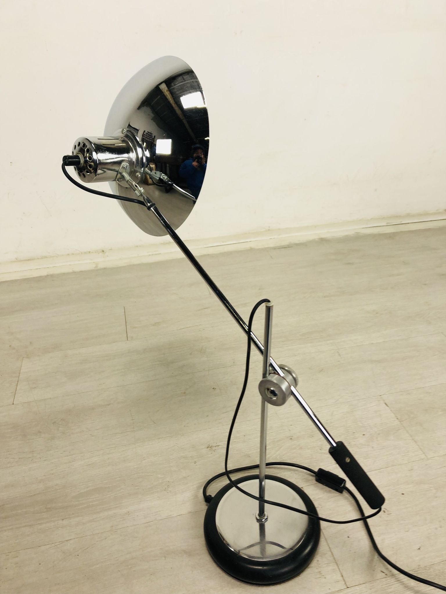 Grande lampe chromée