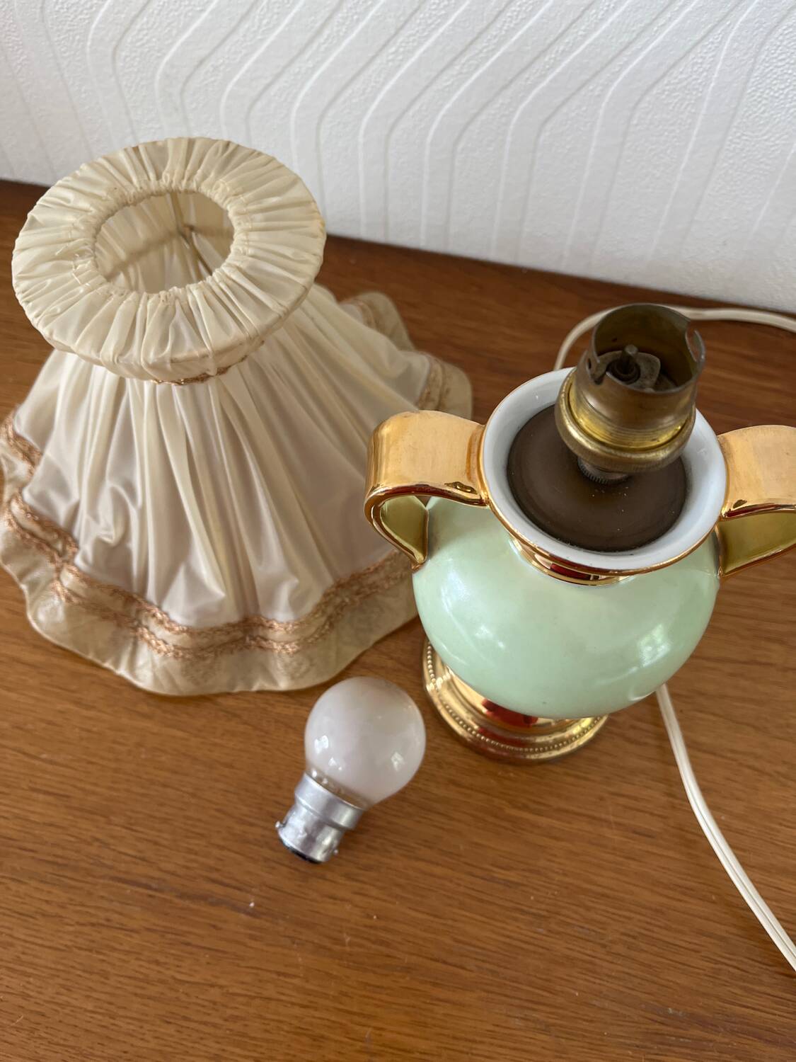 Lampe de chevet Vintage pied porcelaine vert et doré