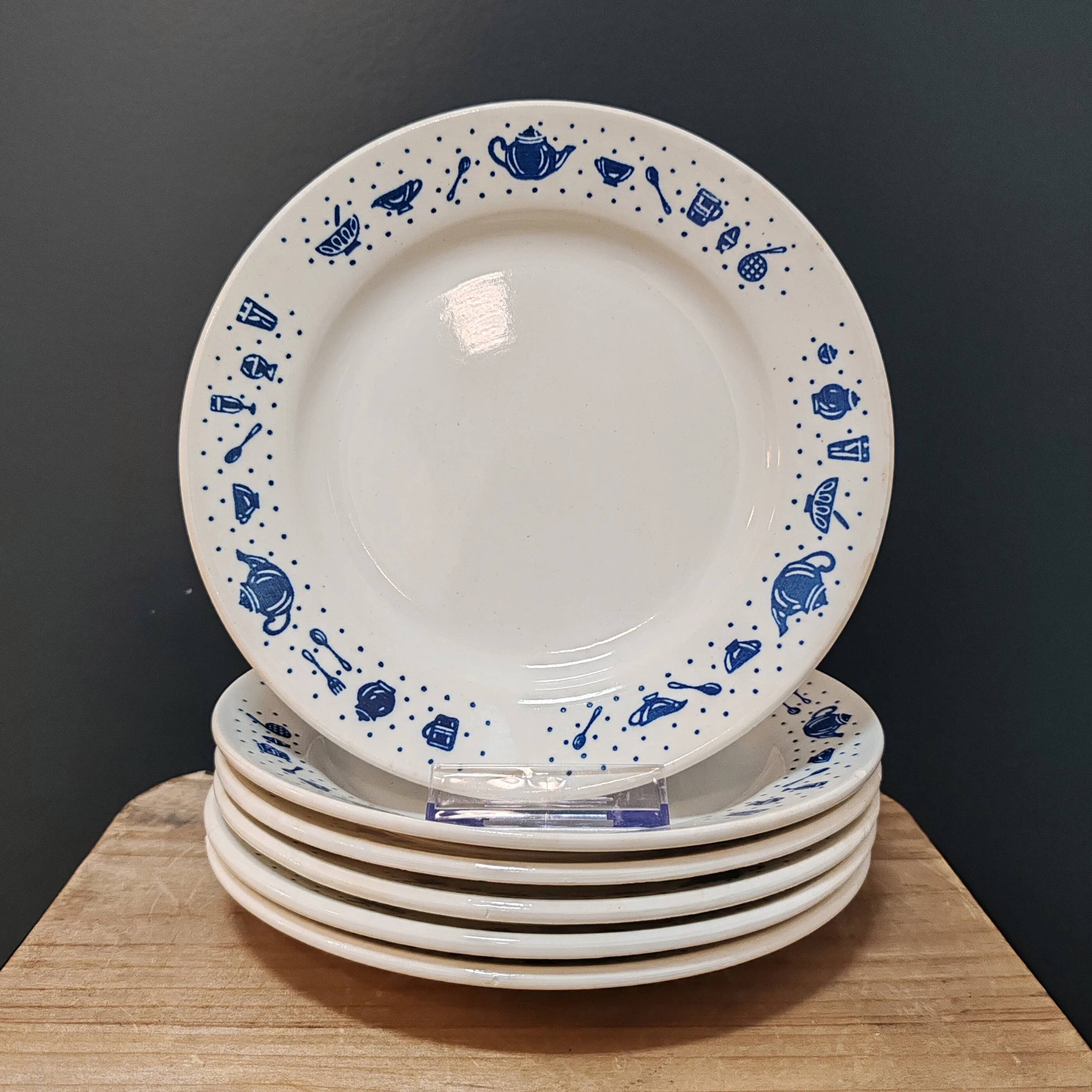 Set of dessert plates