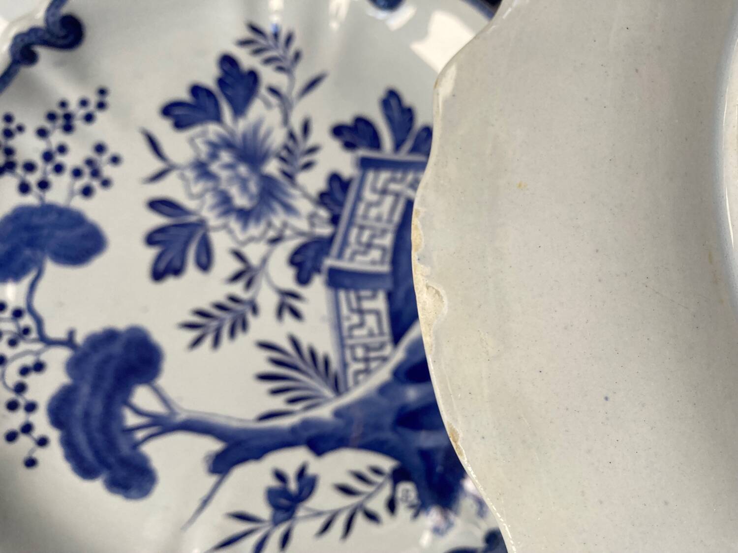 Round baker's basket