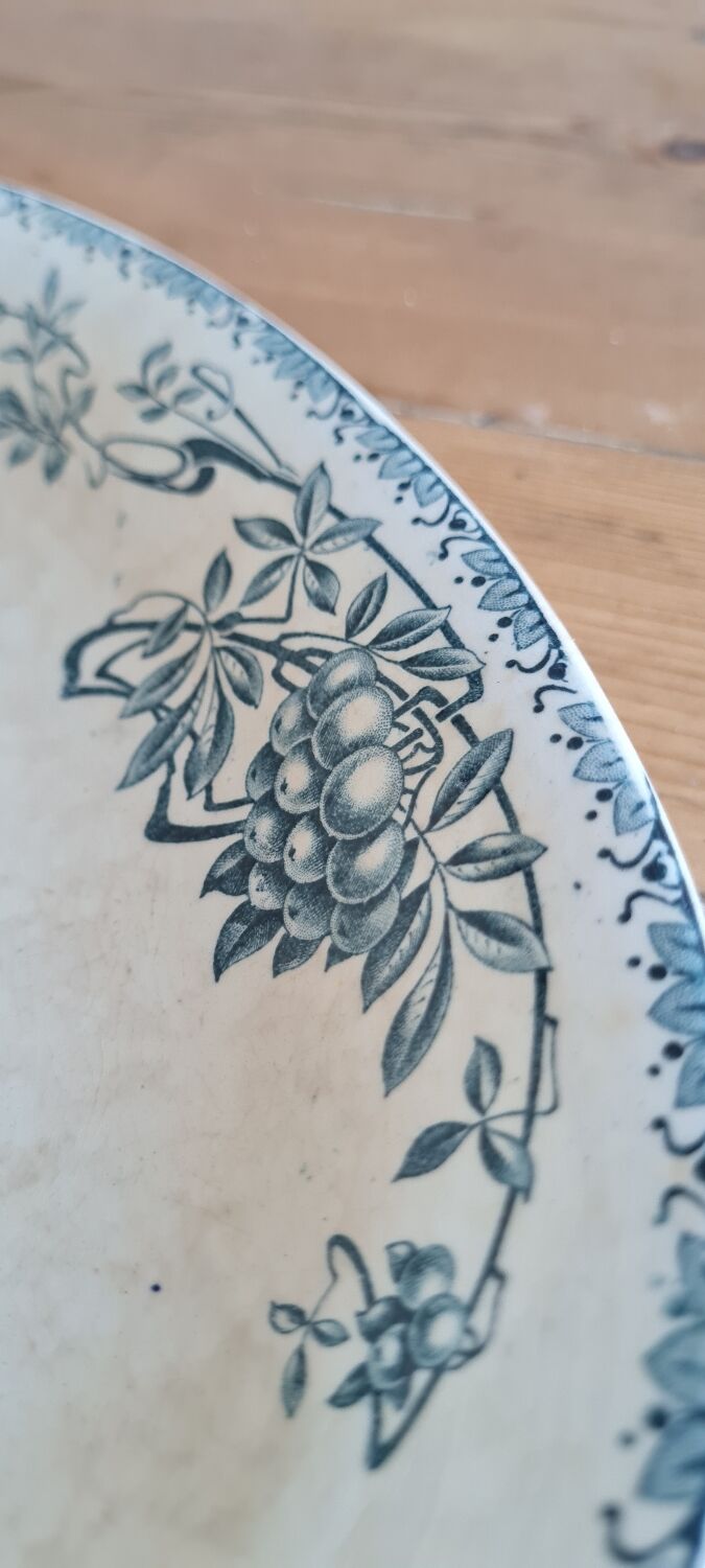 Oval serciviate dish