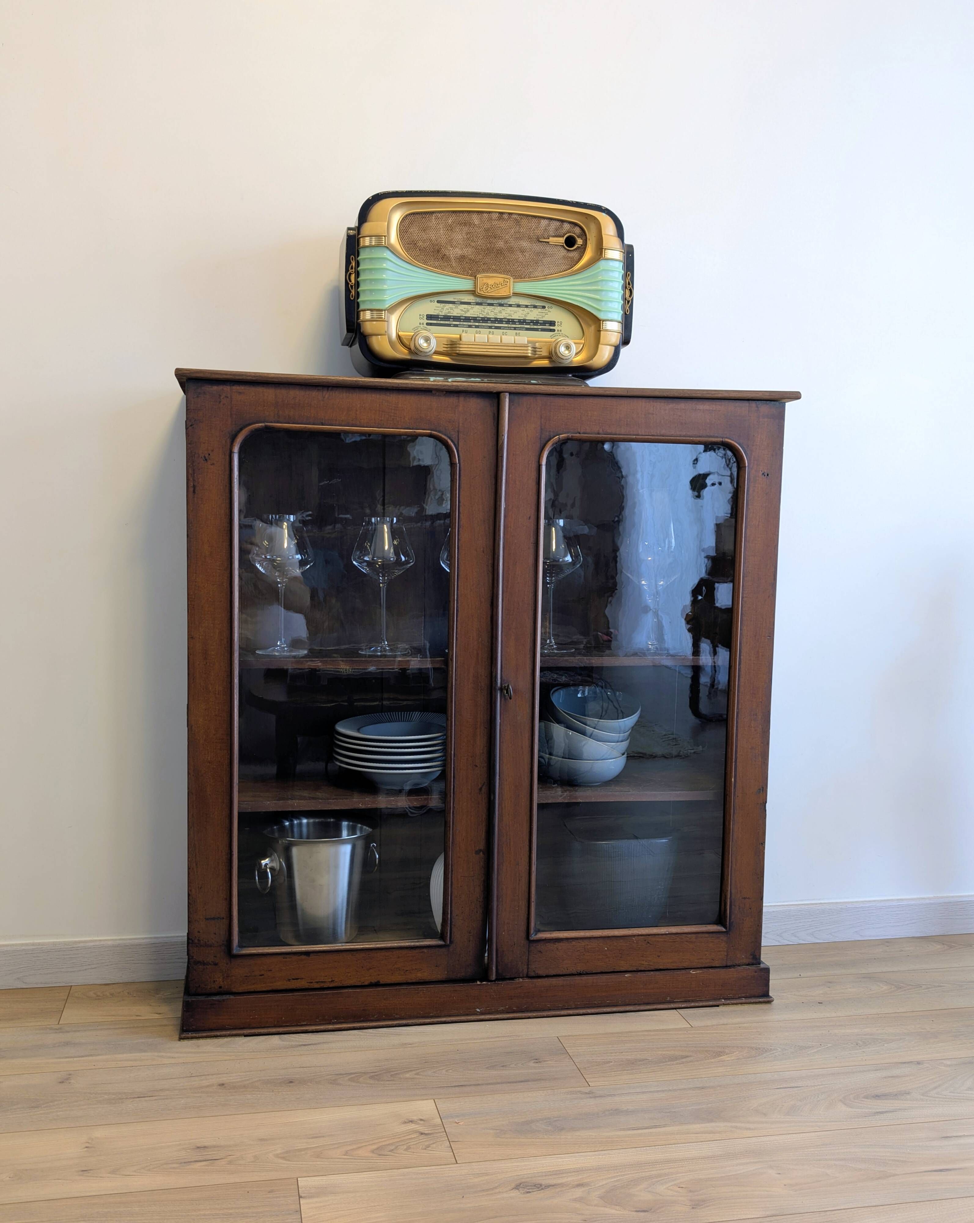 Victorian English mahogany display cabinet, elegant showcase furniture.