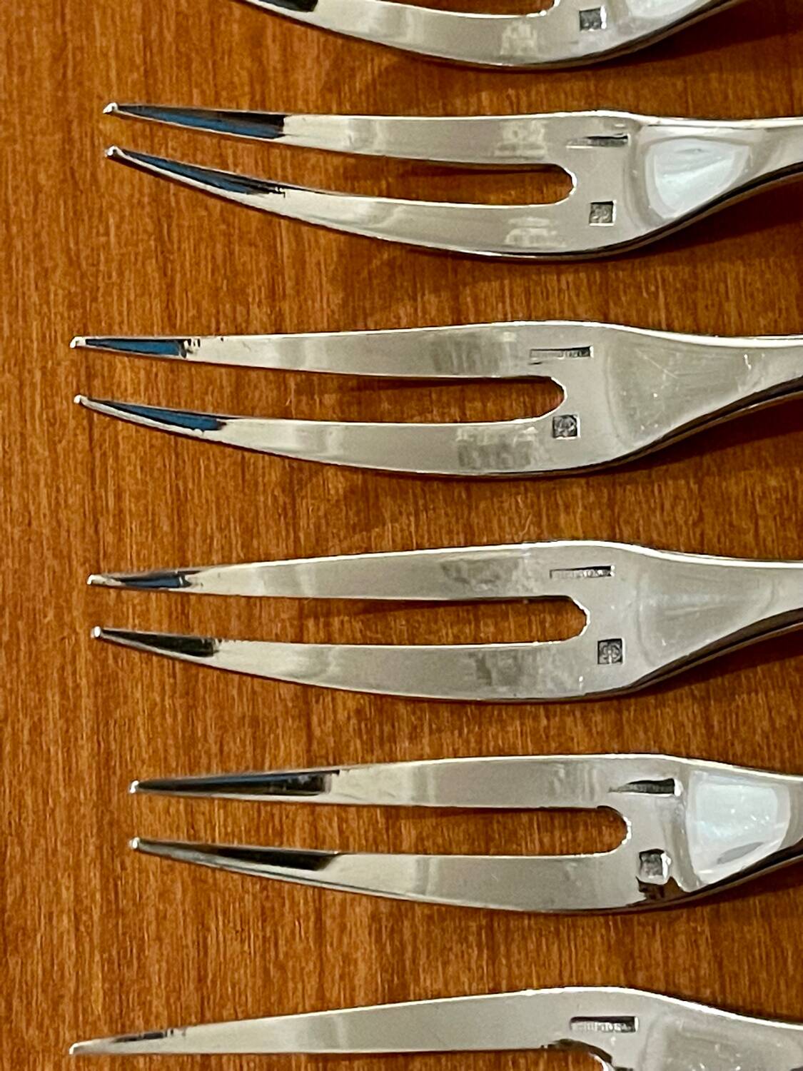 Christofle 12 snail forks, shellfish model Fidelio baguette very good condition