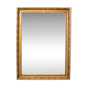 Un miroir dans un cadre