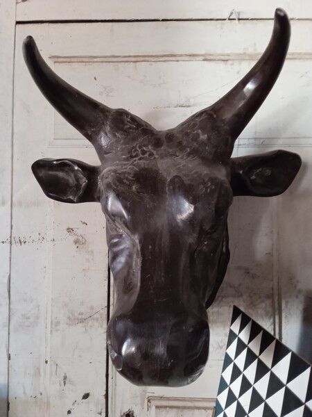 Food sign / cast iron bull mouth