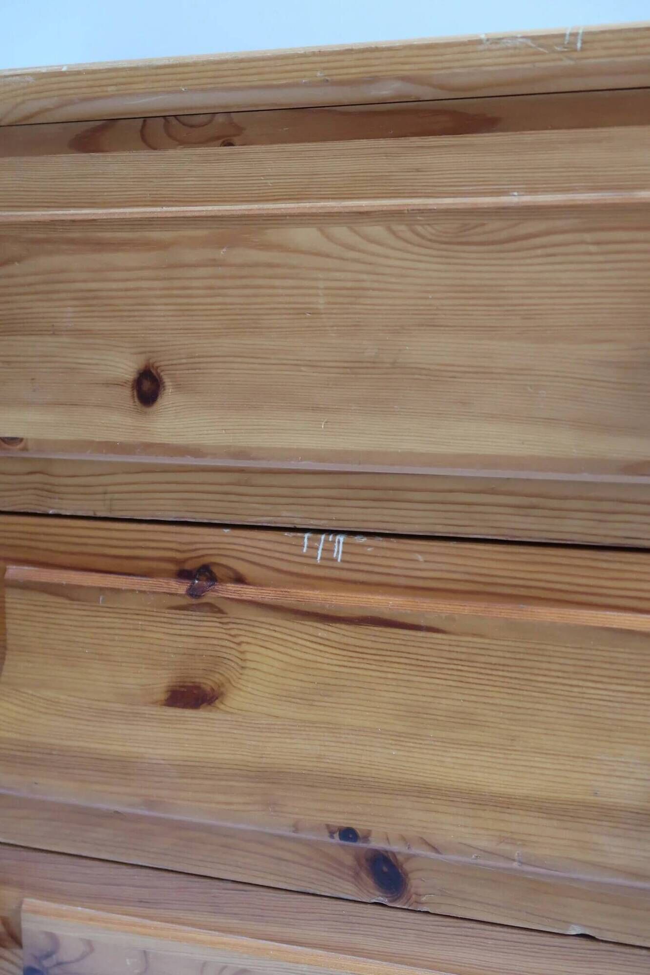 Chest of drawers with 4 drawers in solid pine, rustic mountain style, 1970s.