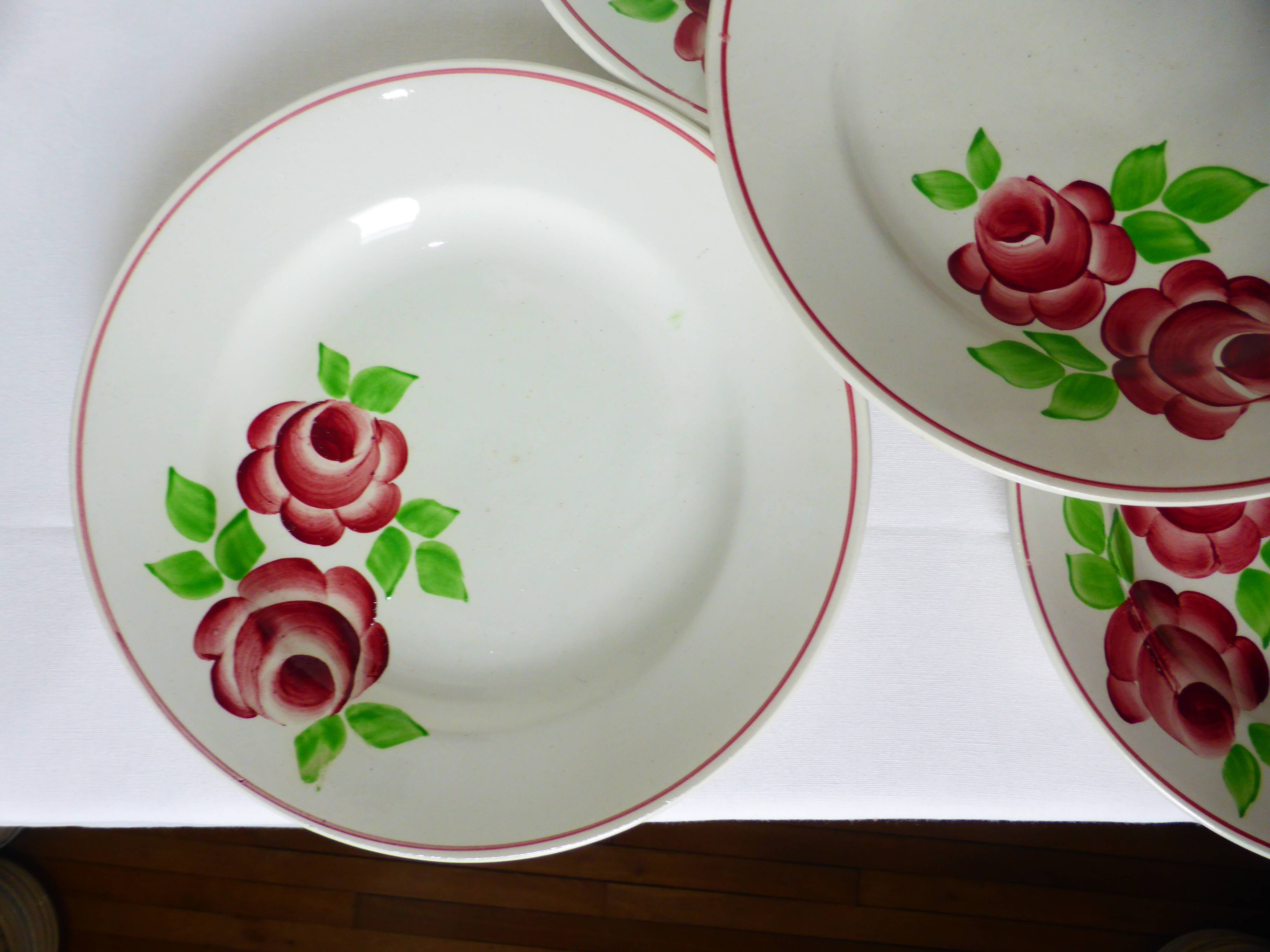 5 assiettes plates modèle Rose Mai