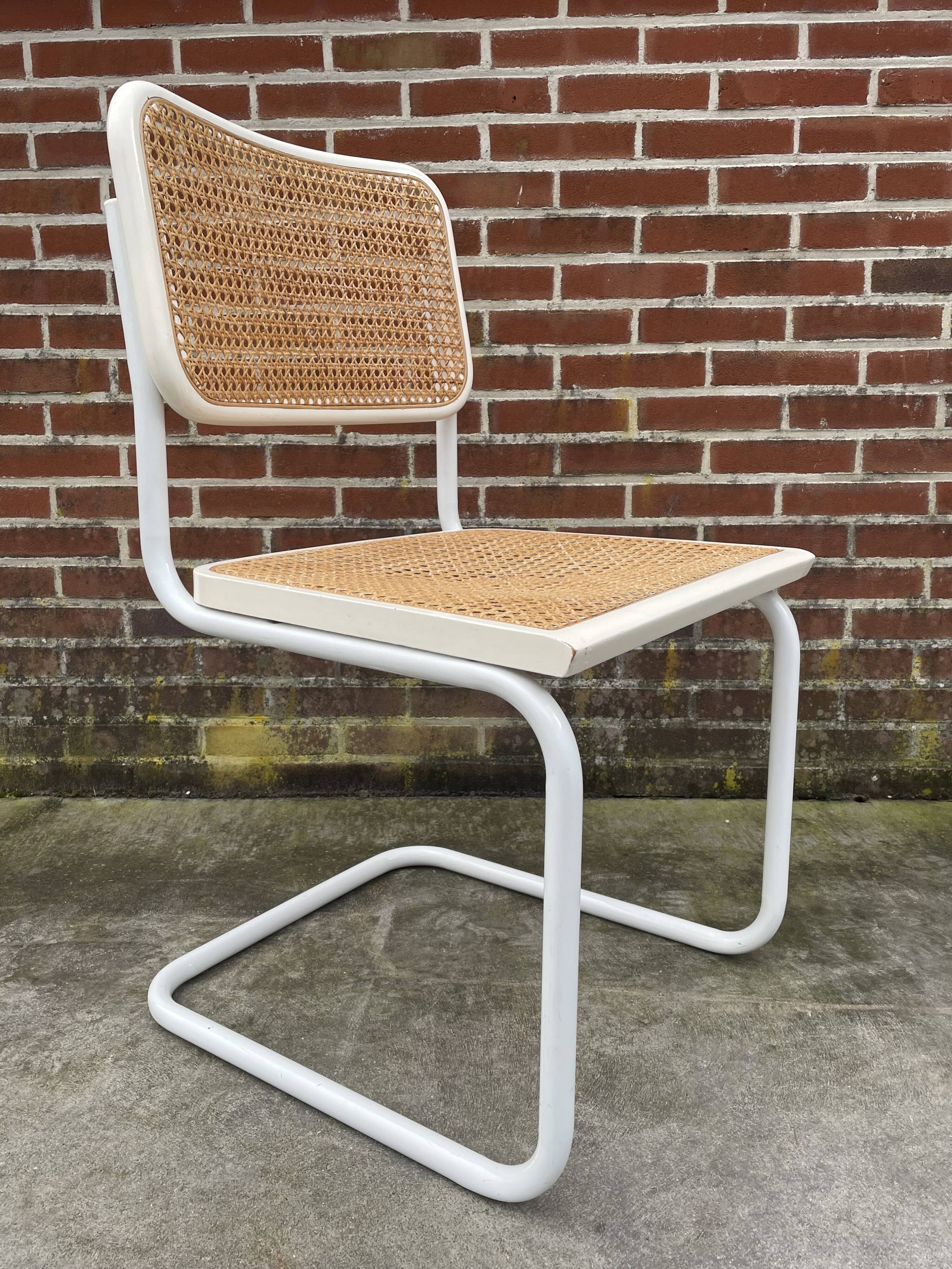 Cesca chair b32 model in white design