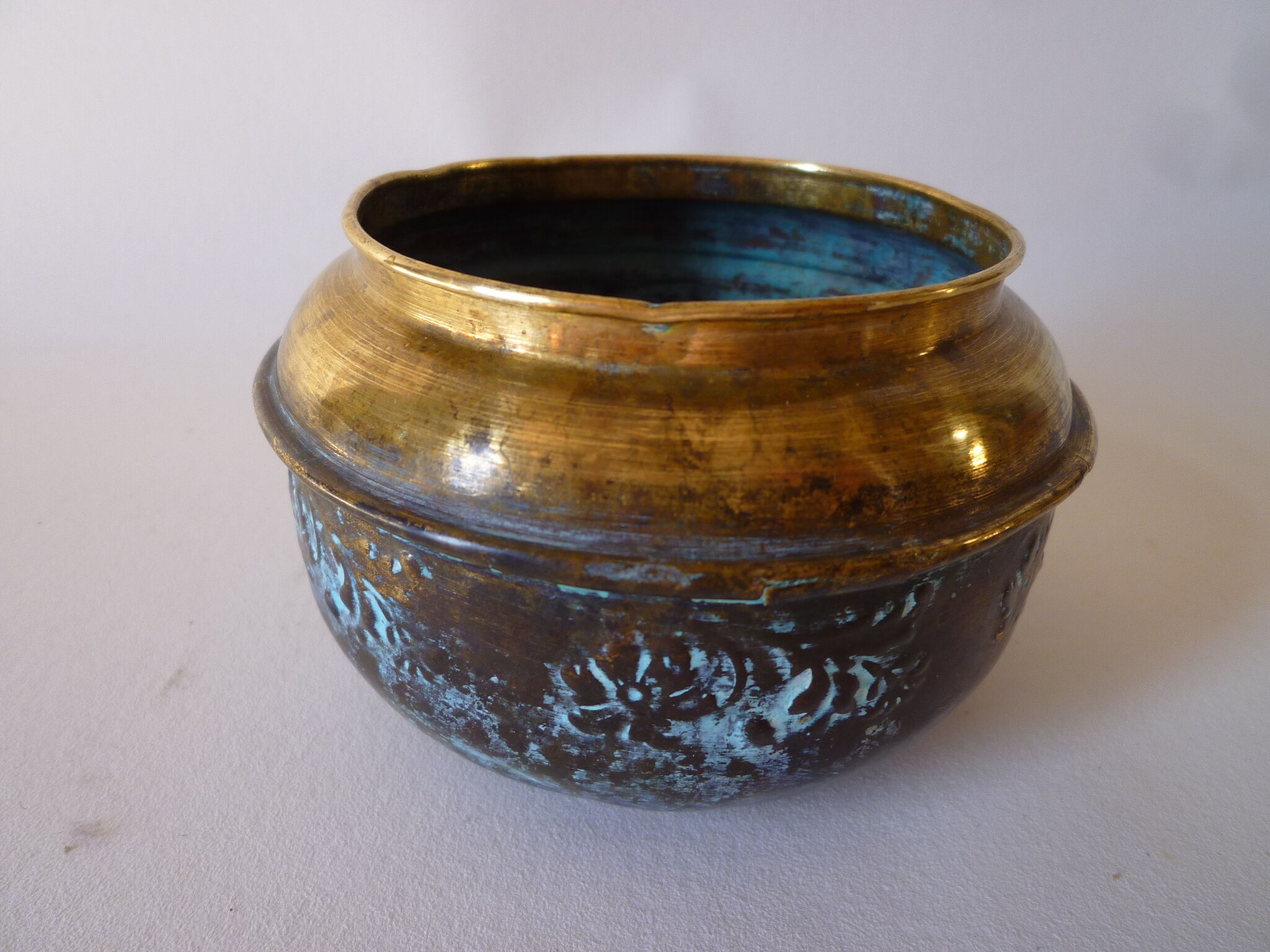 Cache pot brass
