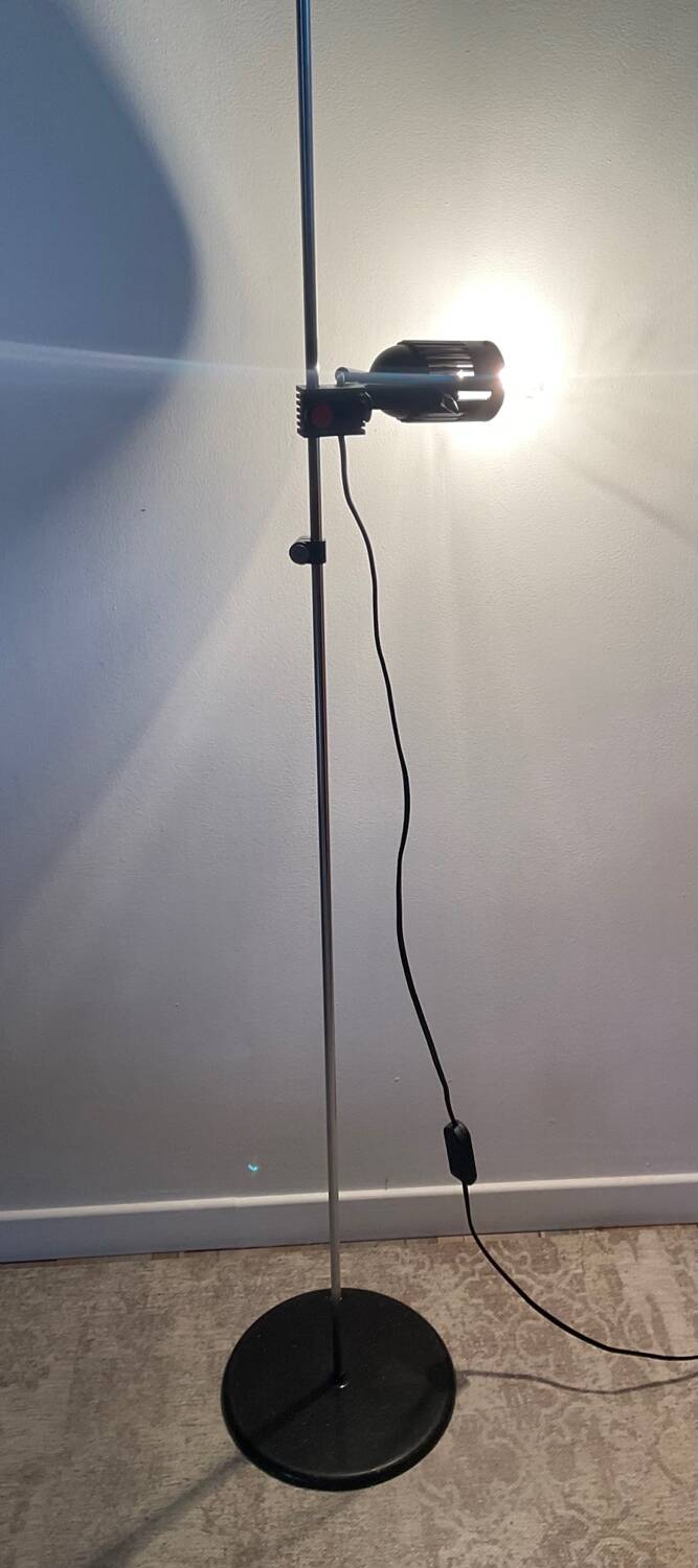 Adjustable spotlight floor lamp from the 70s-80s