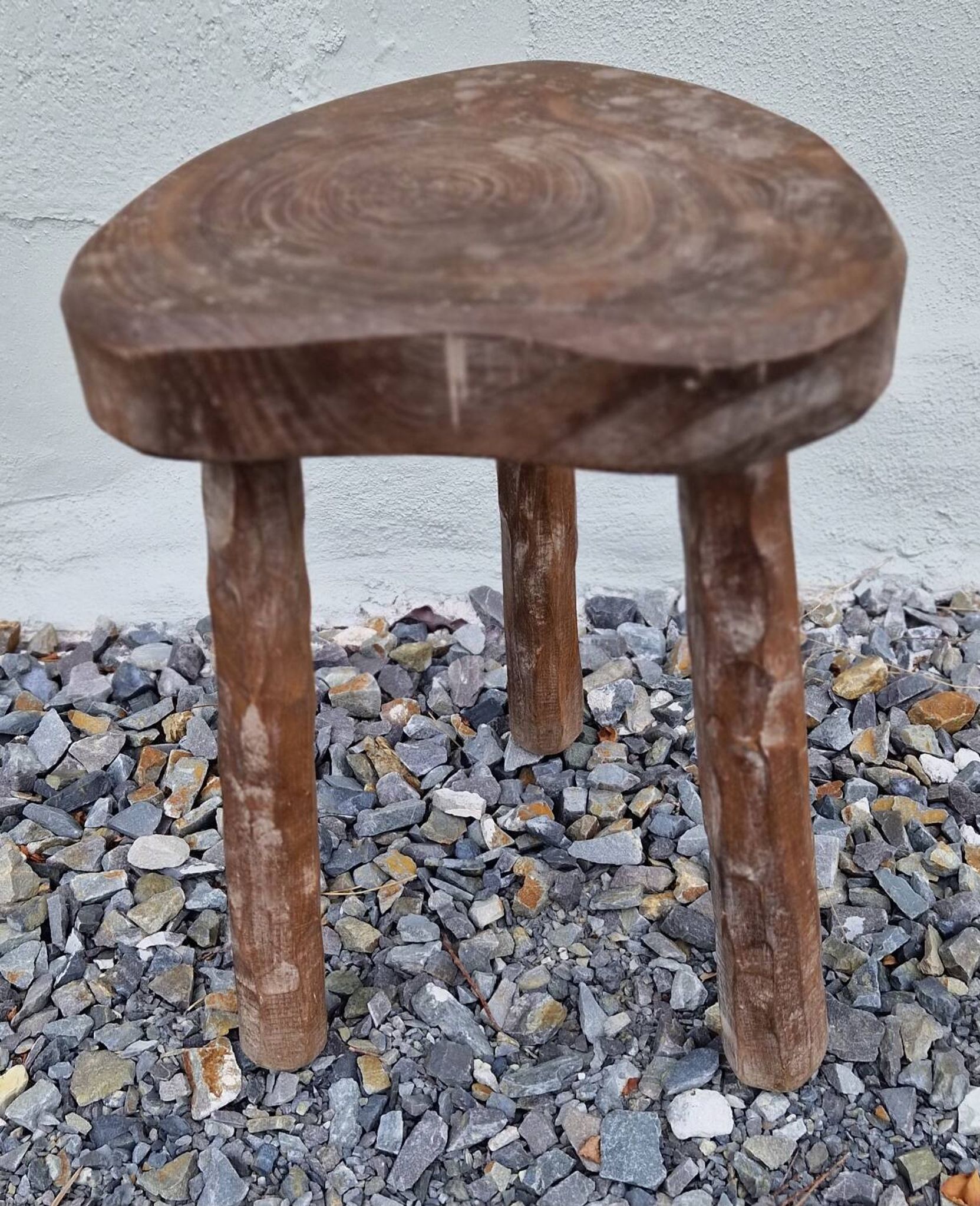 Tabouret ou bout de canapé vintage en bois massif