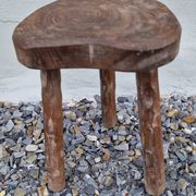 Tabouret ou bout de canapé vintage en bois massif
