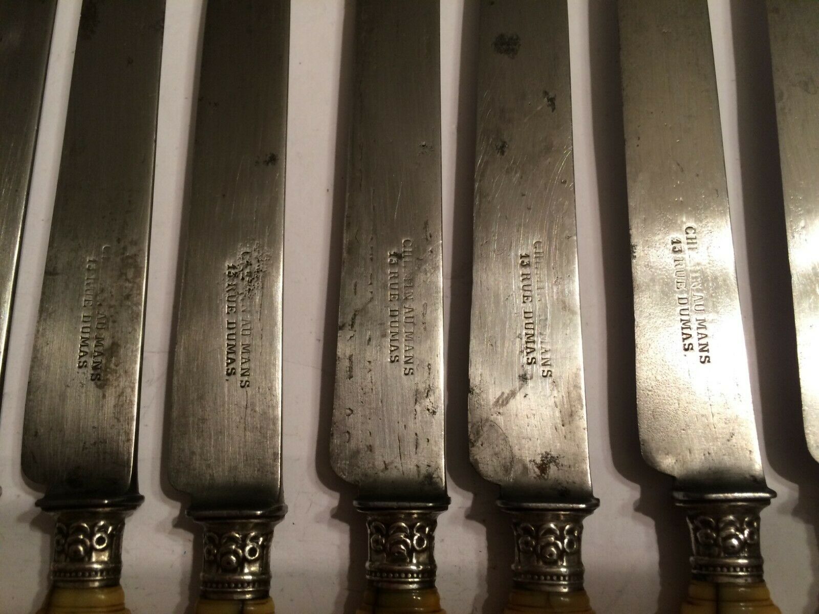 Set of 10 blade knives in steel cheese and dessert