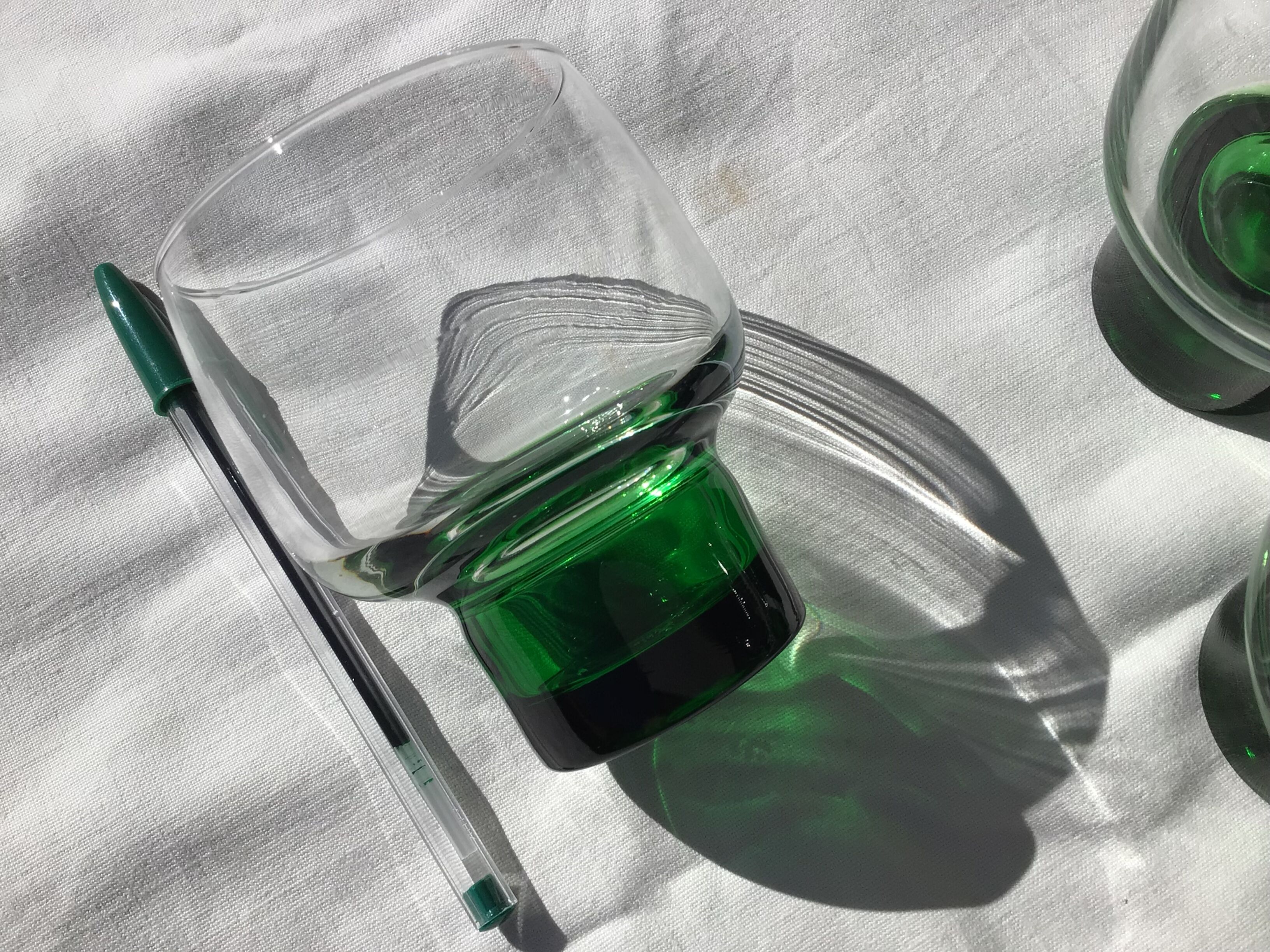 7 water glasses or wine hollow foot green glass diameter 8cm