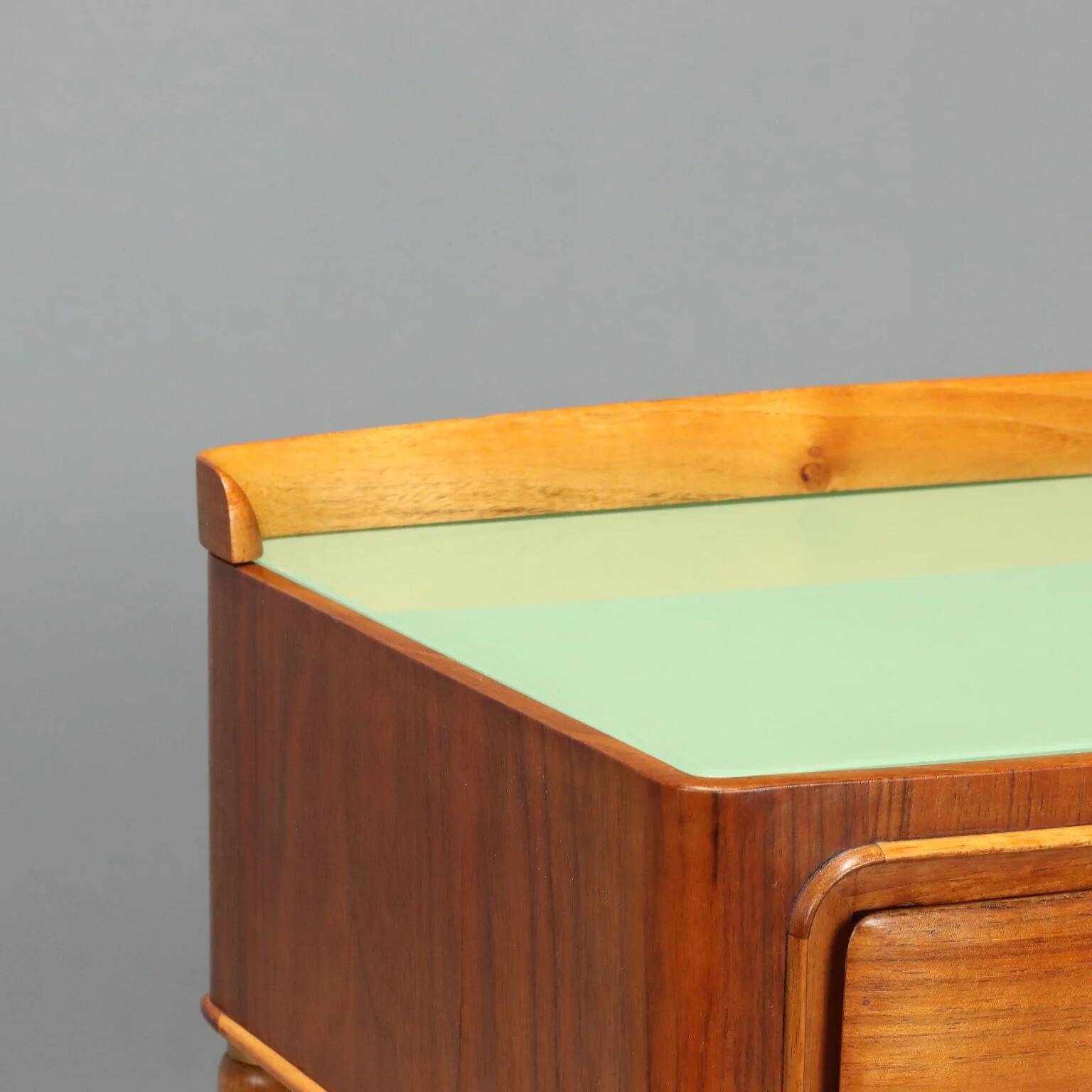 Paire de tables de chevet vintage avec tiroir années 1950