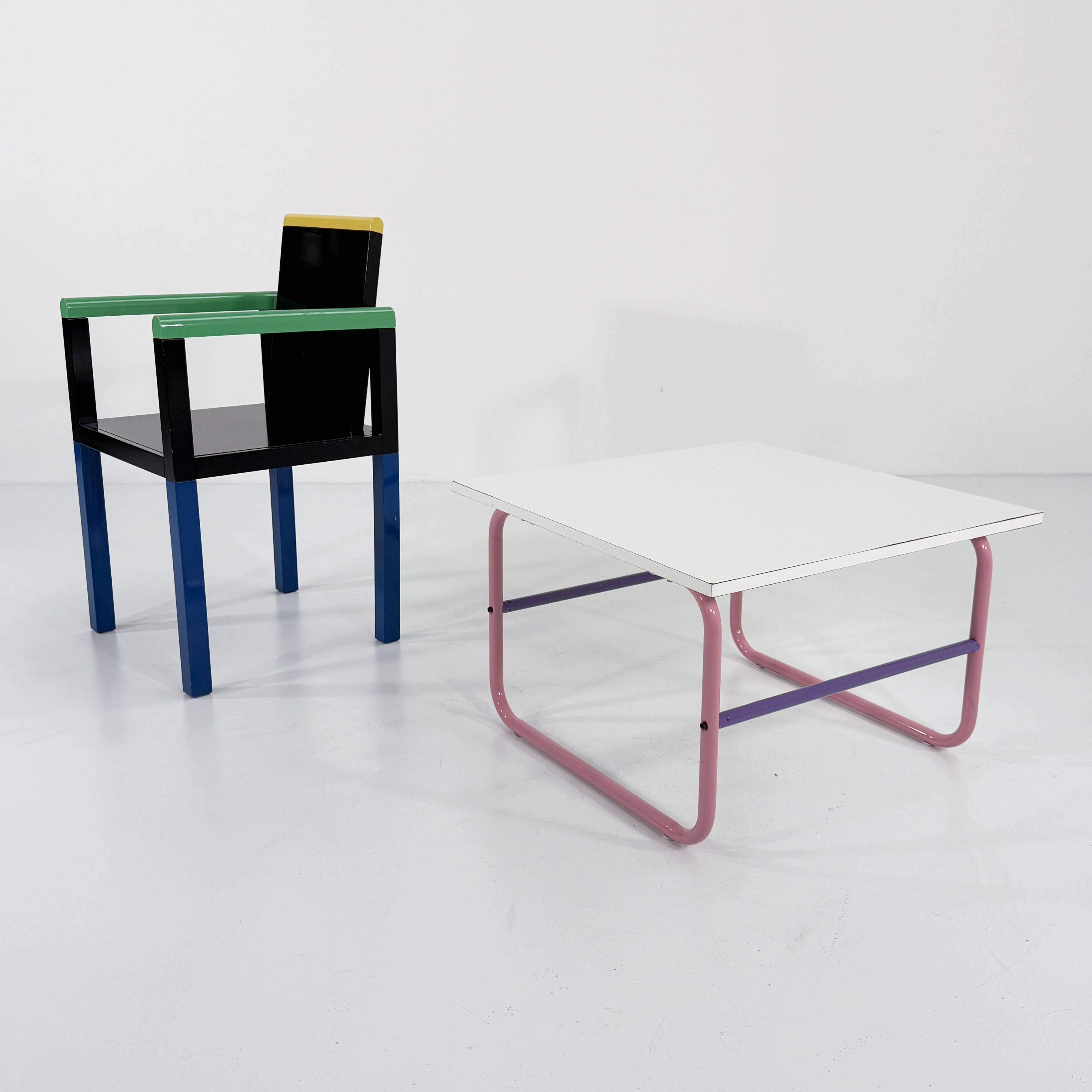 Table basse tubulaire rose et mauve, 1980