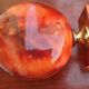 Lampe vers 1970 en fer et bois laqué ainsi que bronze