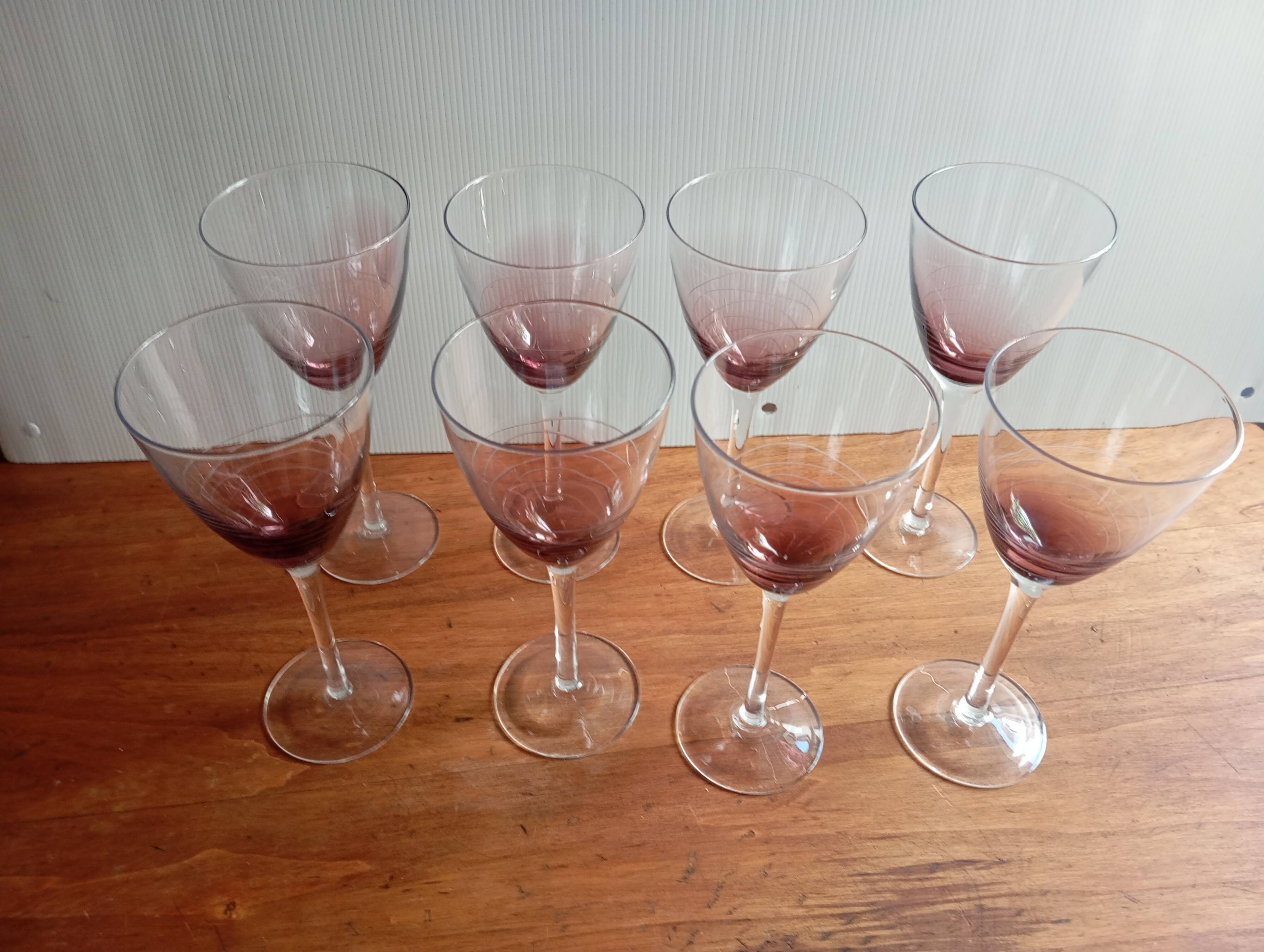 Set of 8 vintage stemmed glasses