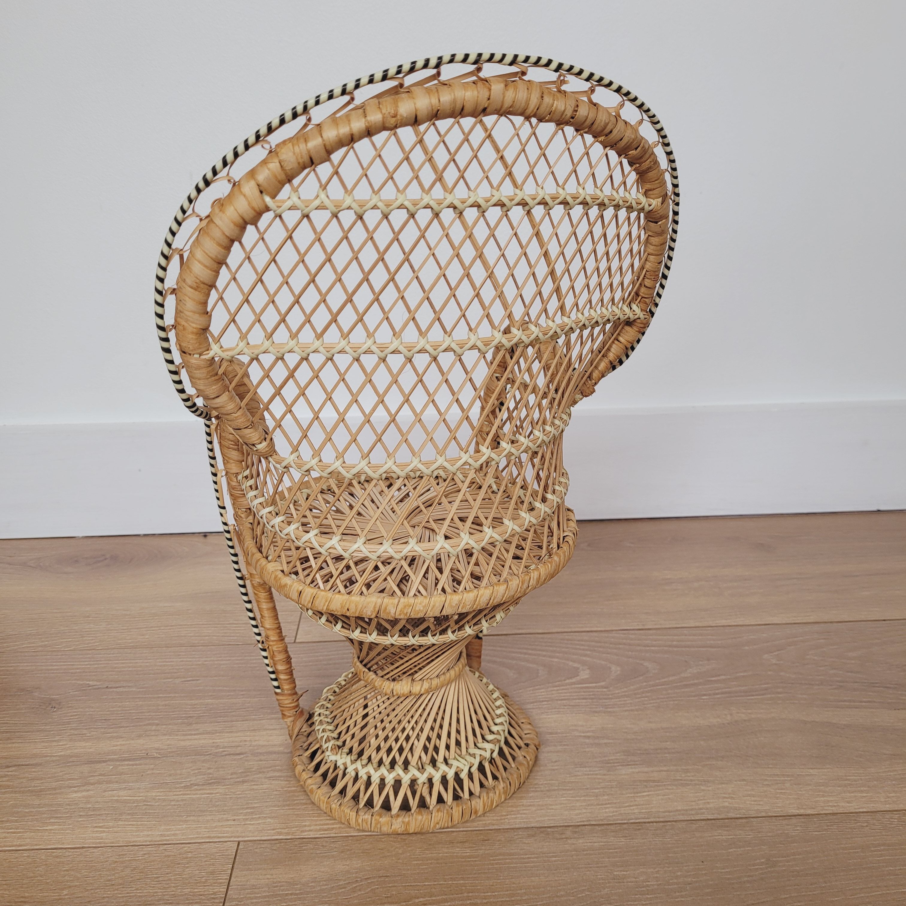 Armchair Emmanuelle doll