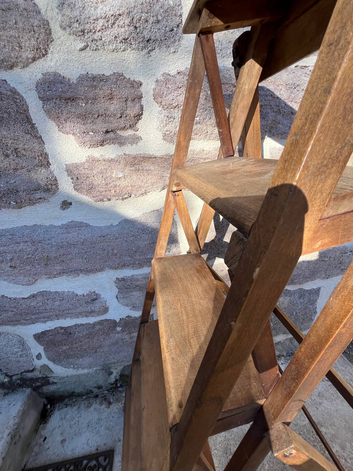 Painter's stepladder