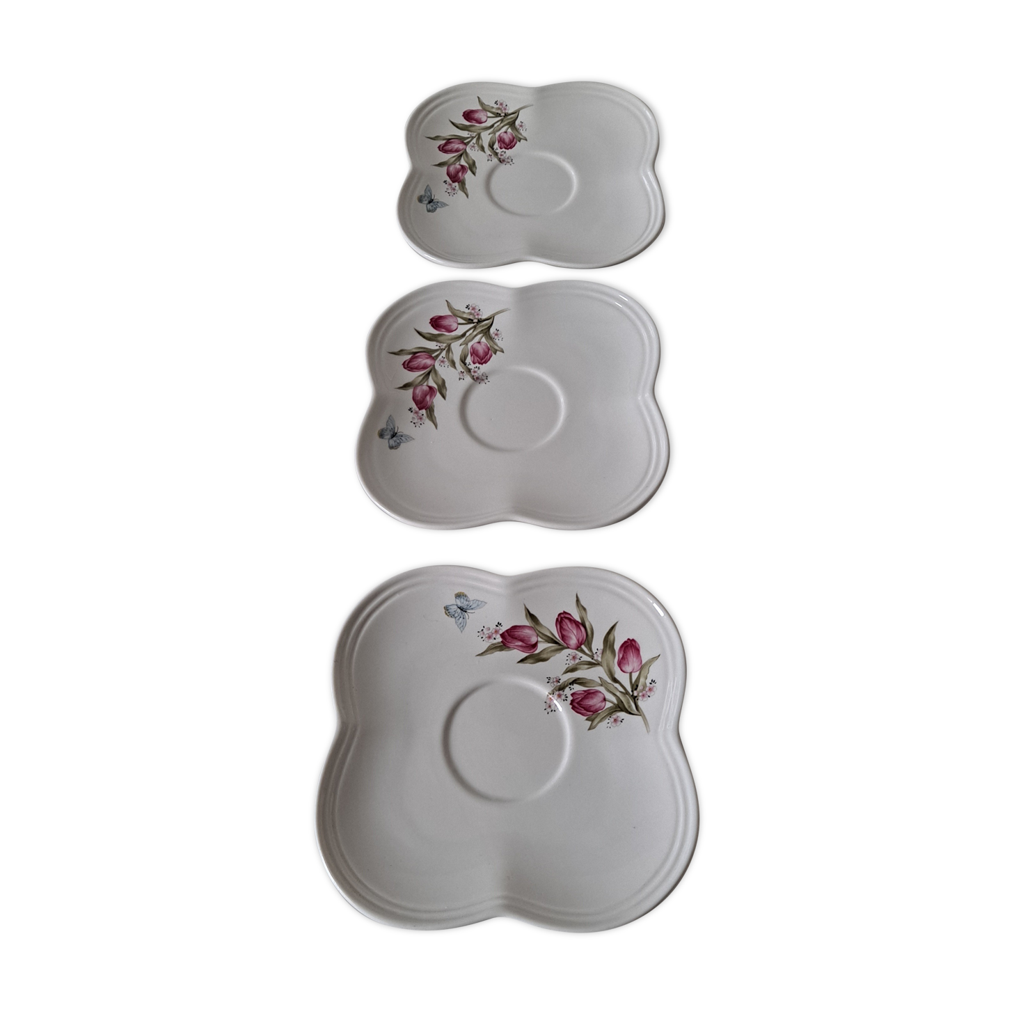 Trio of saucers porcelain with tulips