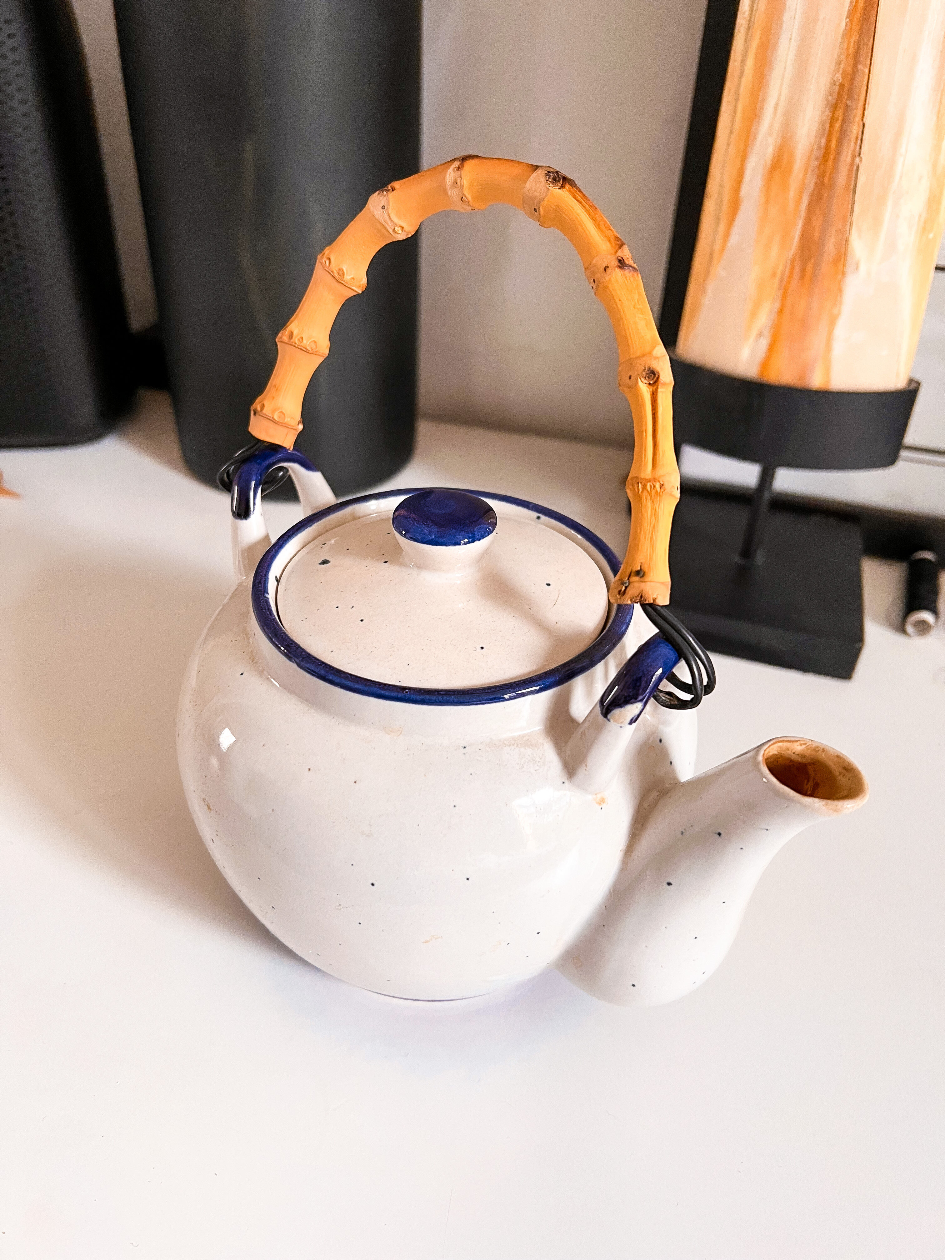 Teapot in sandstone and rose handle
