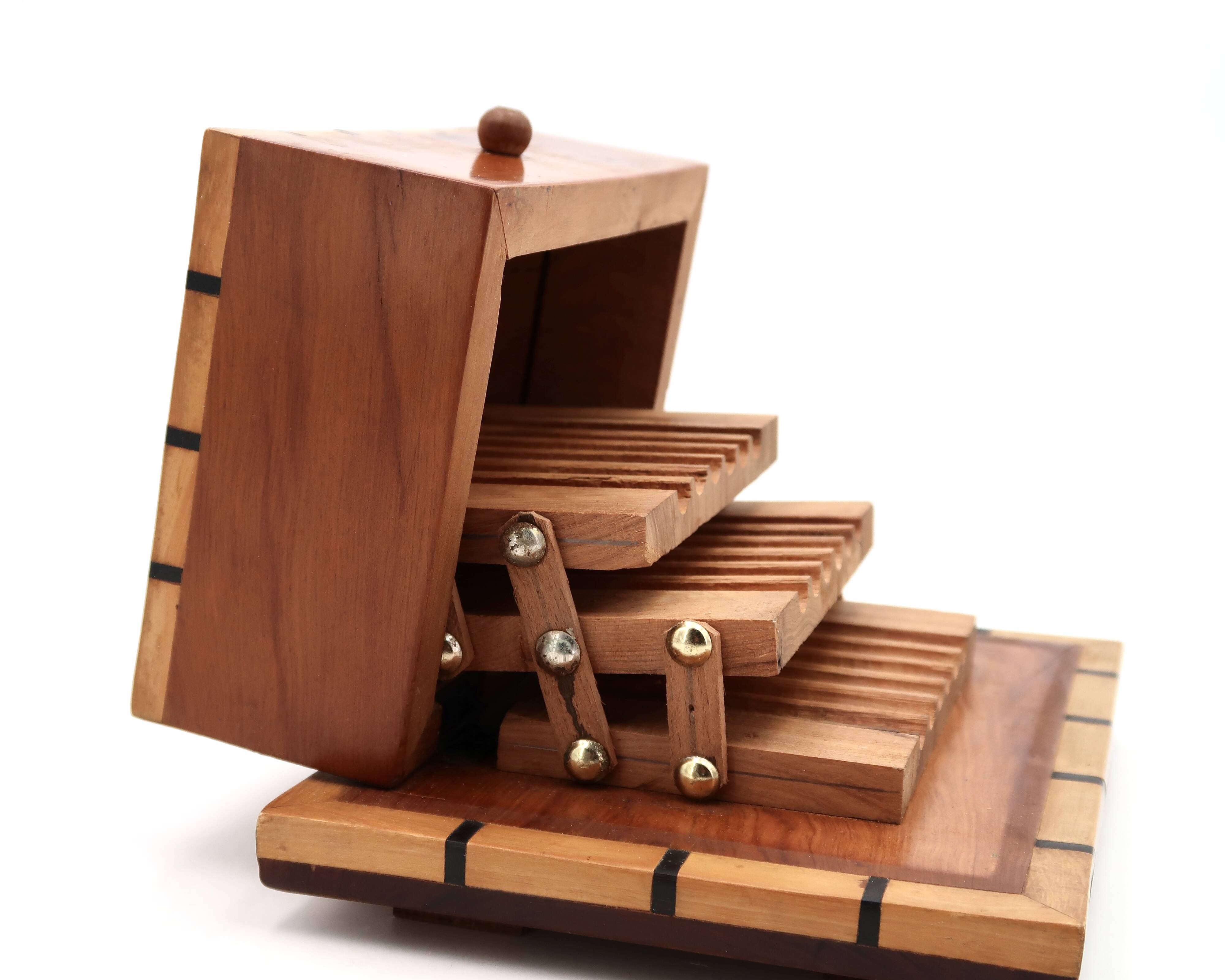 Porte-cigarettes en marqueterie de bois