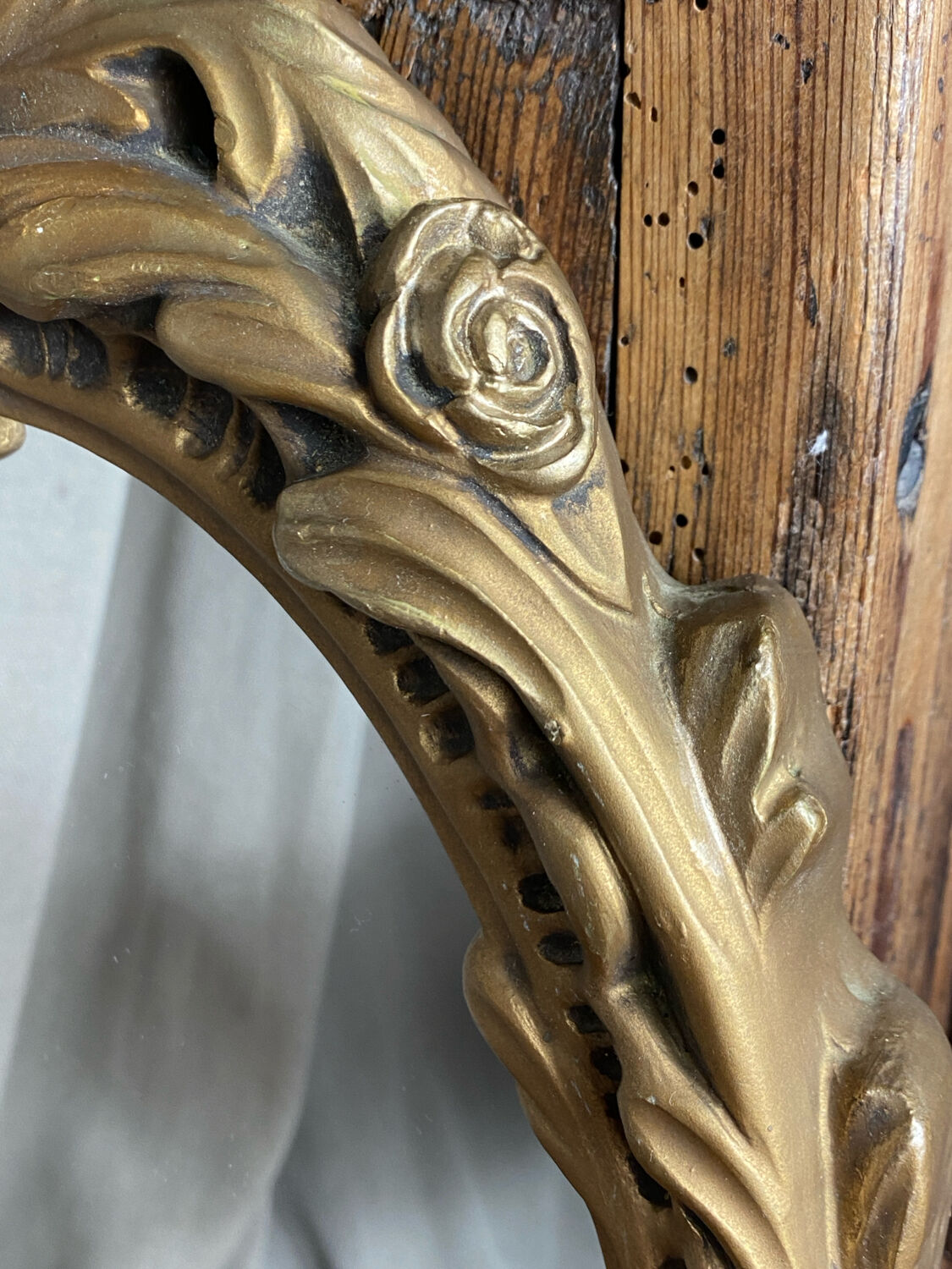 Rococo style mirror in wood and gilded stucco