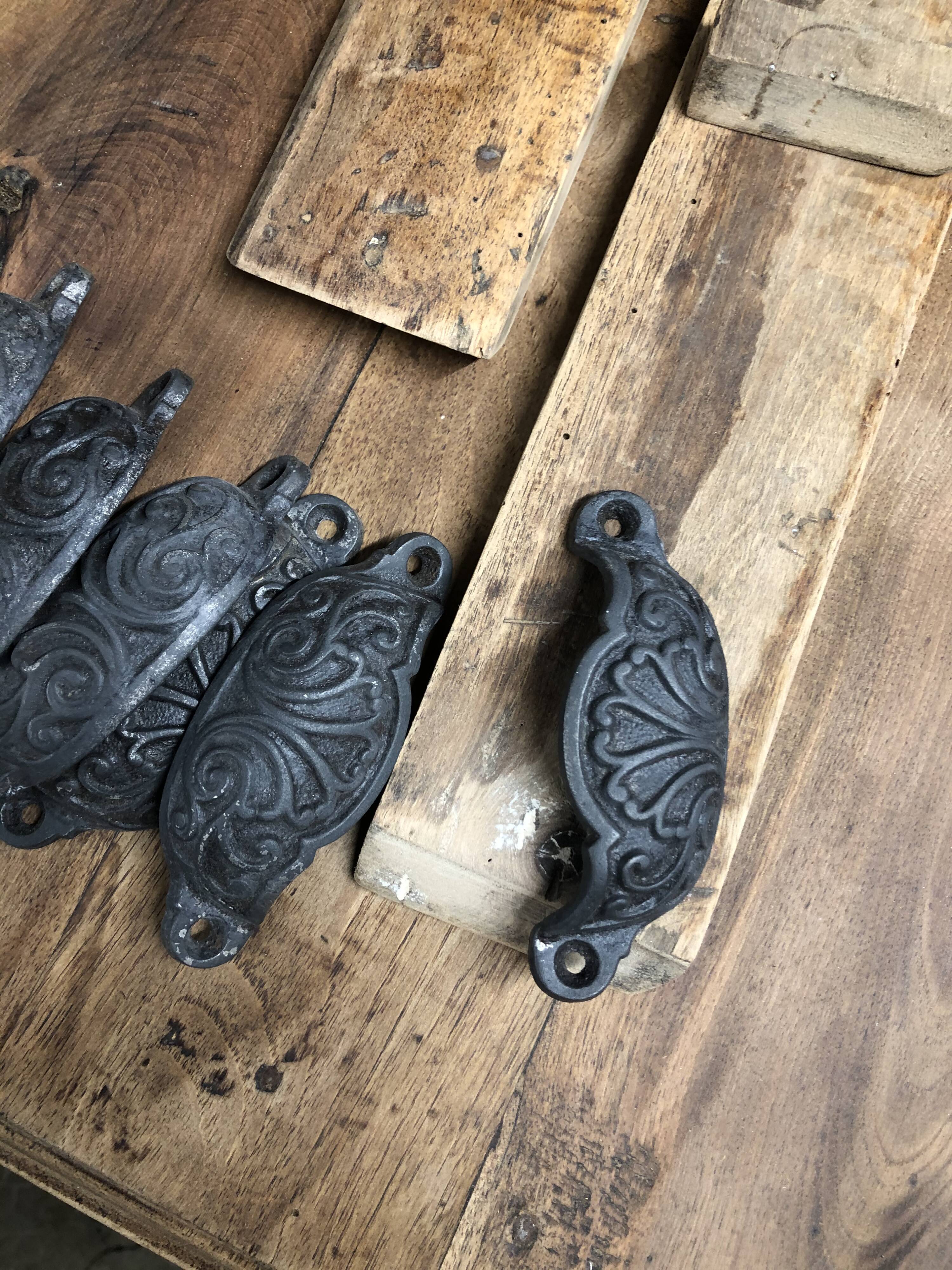 Country chest of drawers