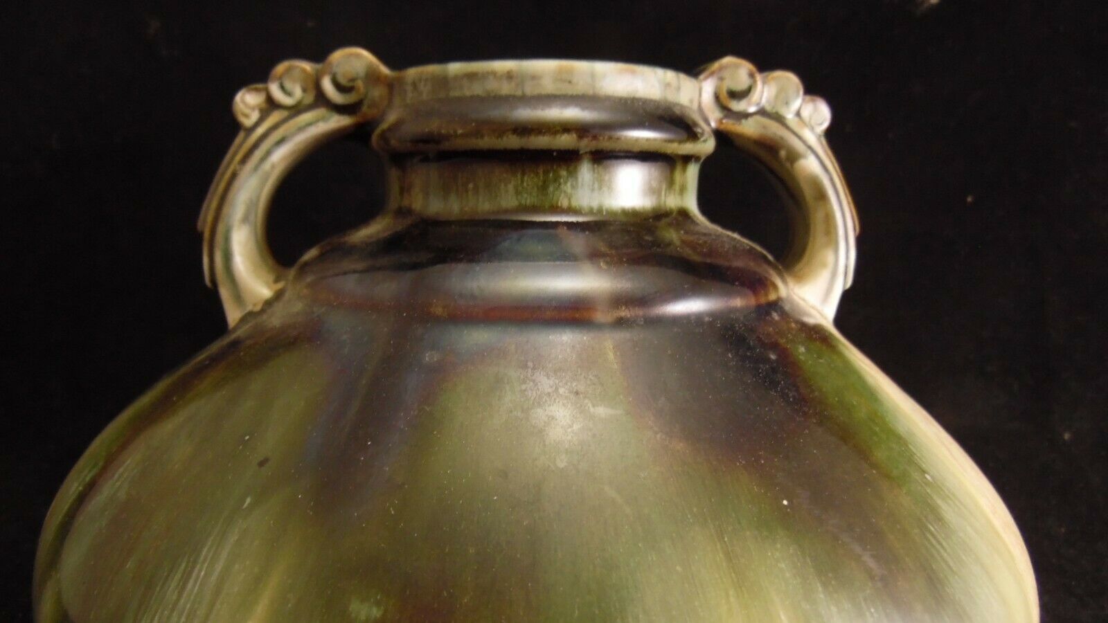 Morvan sandstone vase typical of art deco