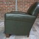 Fauteuil club art déco en skaï et bois